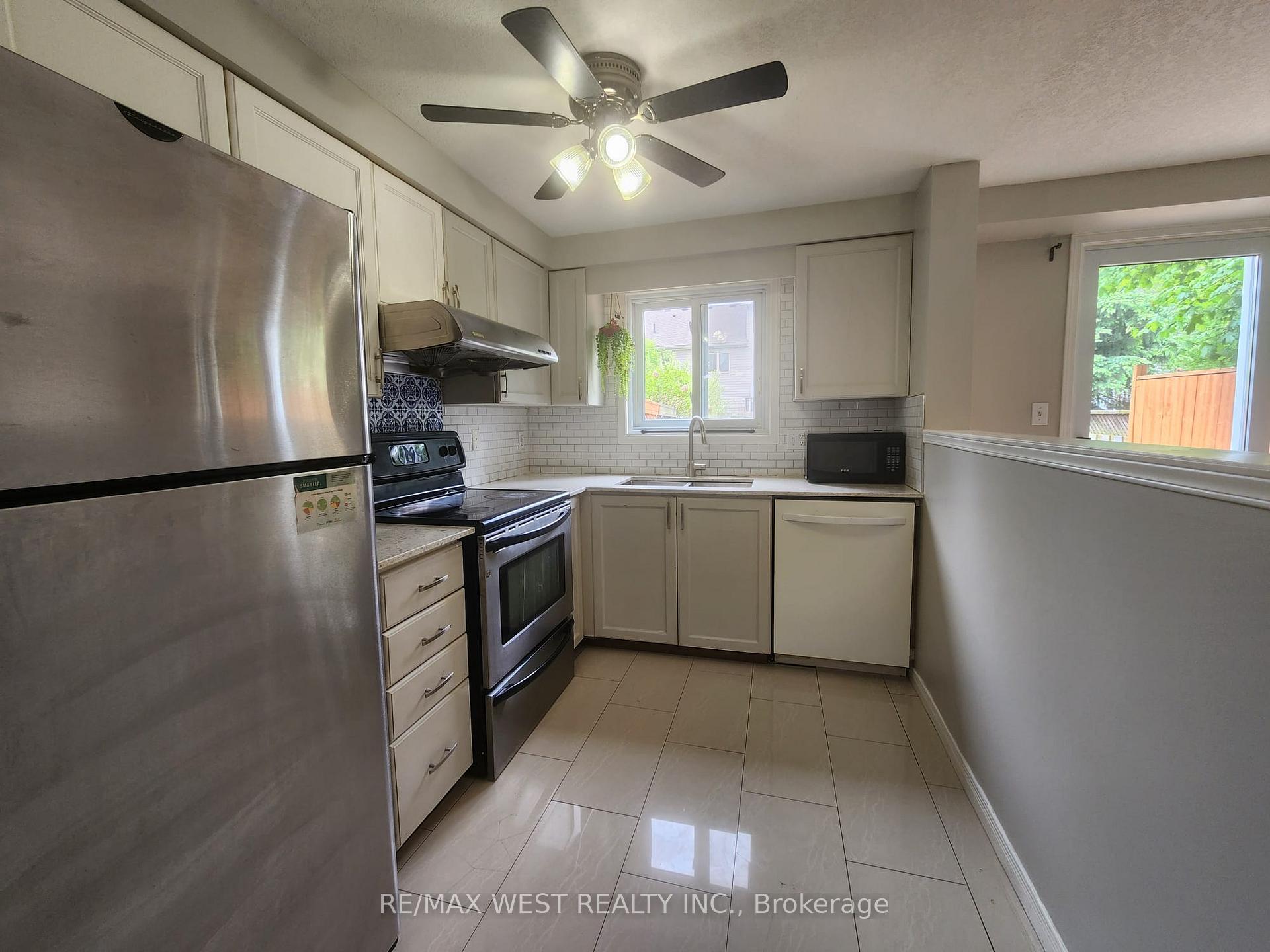 Photo 15 of 14 Copper Leaf Street, Kitchener — HOMEH