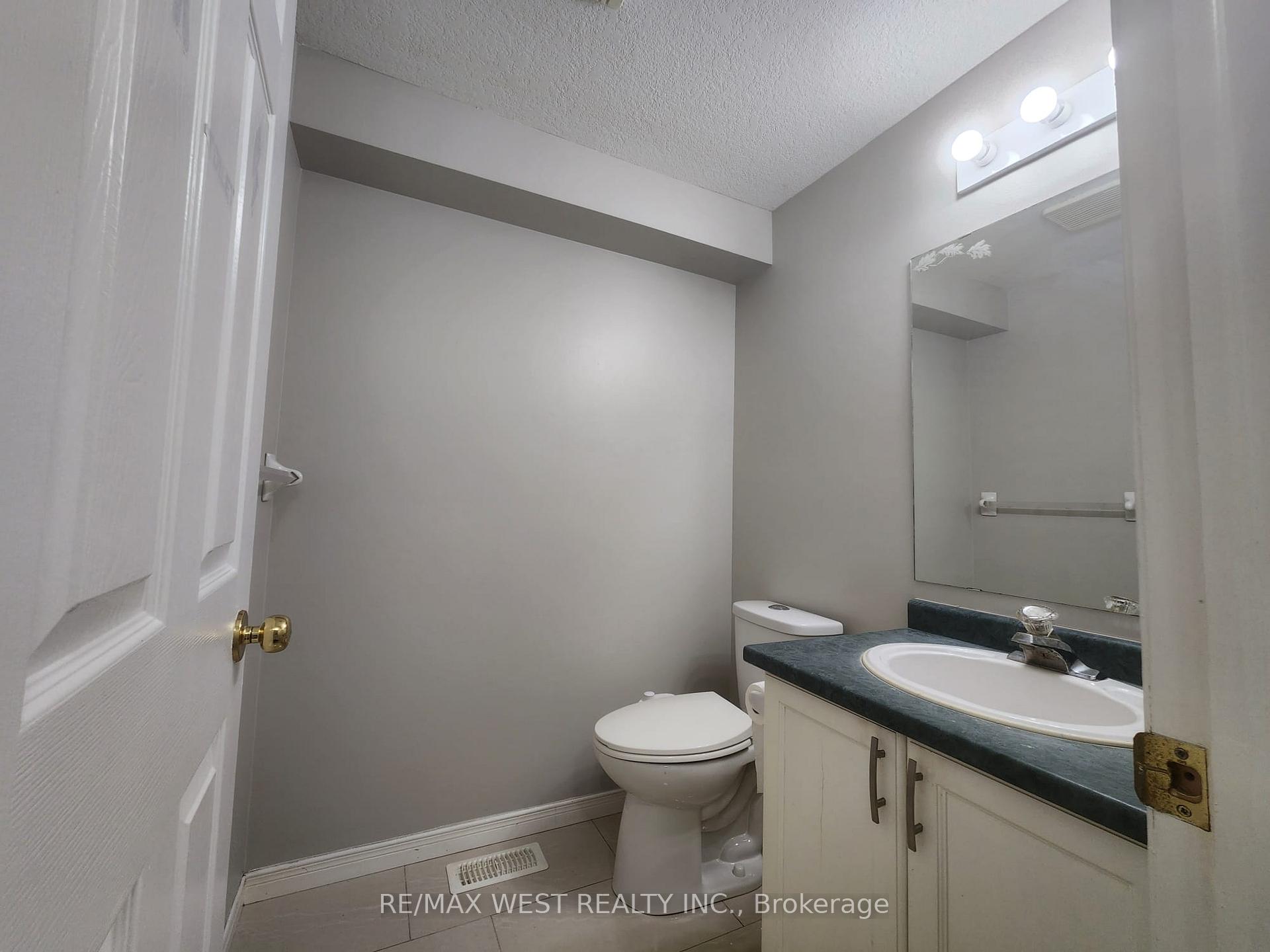 Photo 16 of 14 Copper Leaf Street, Kitchener — HOMEH