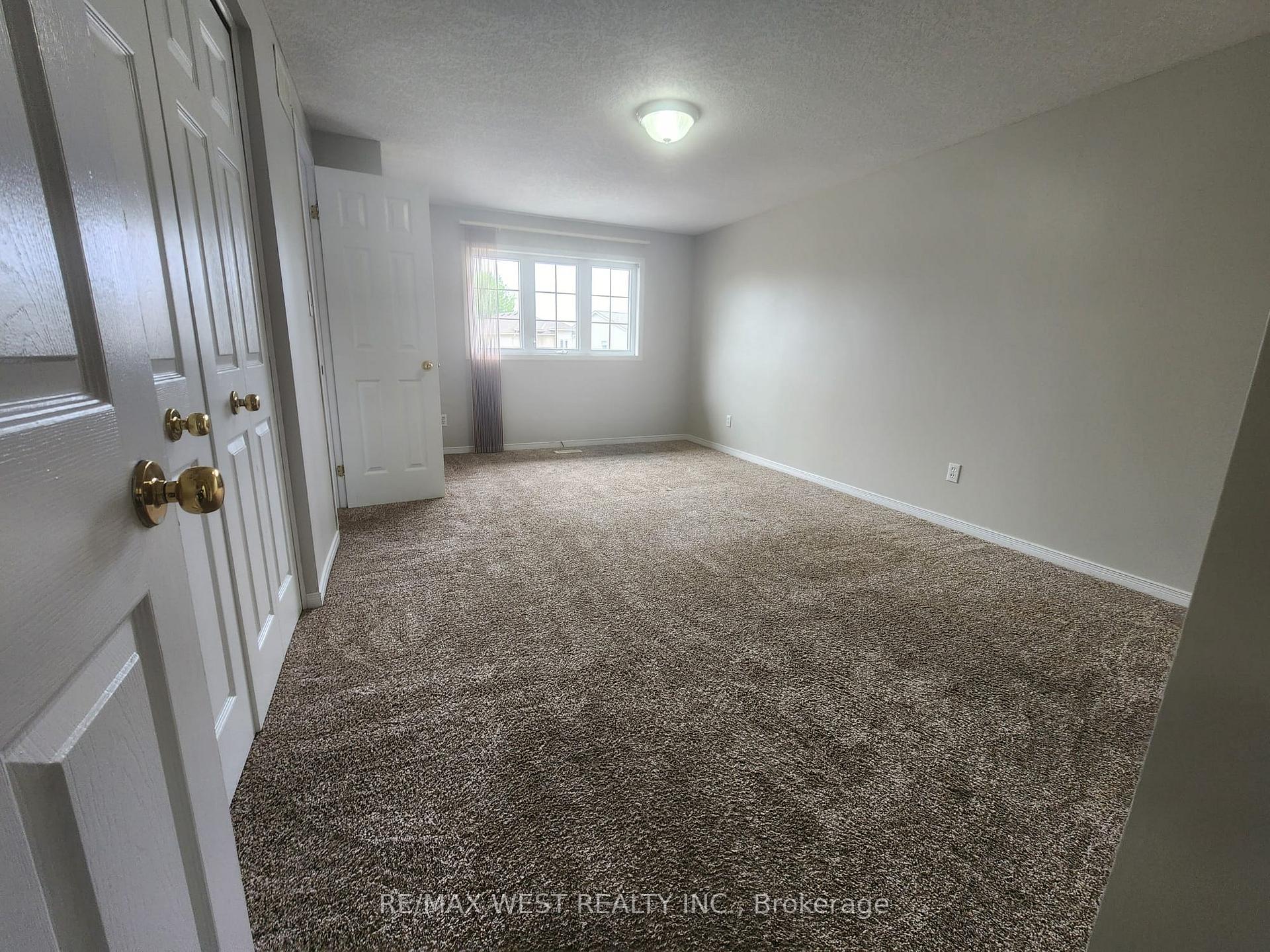 Photo 11 of 14 Copper Leaf Street, Kitchener — HOMEH