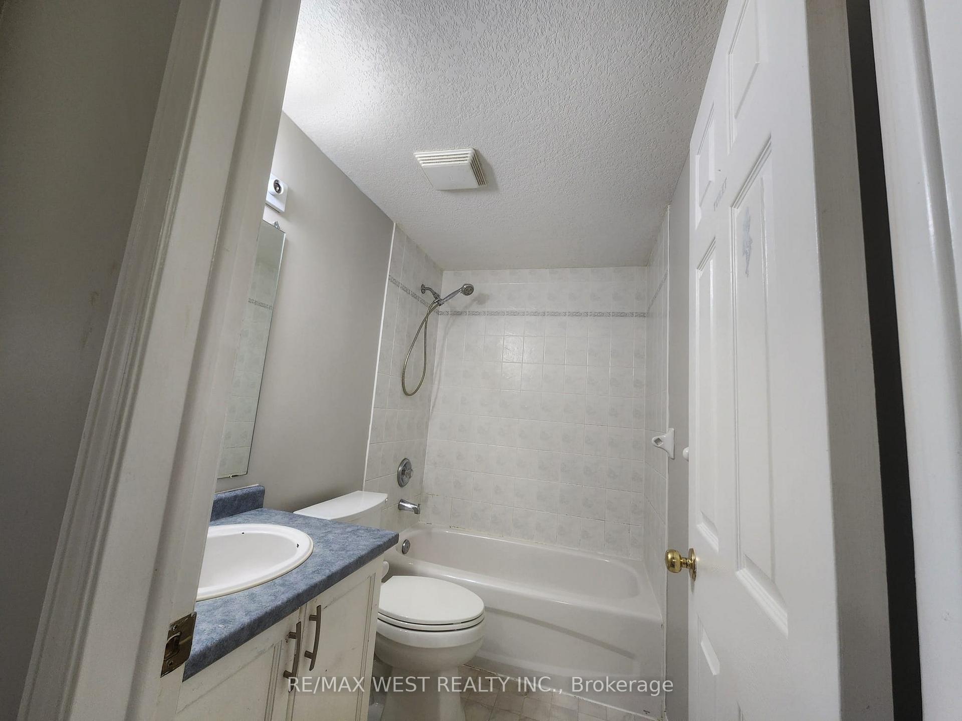 Photo 5 of 14 Copper Leaf Street, Kitchener — HOMEH