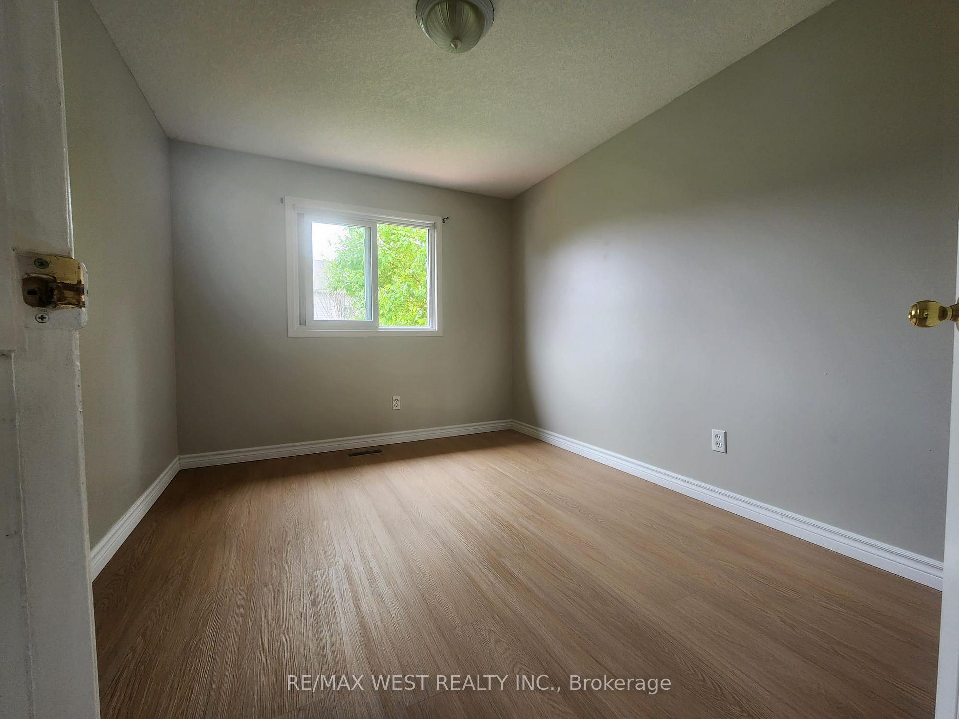 Photo 12 of 14 Copper Leaf Street, Kitchener — HOMEH