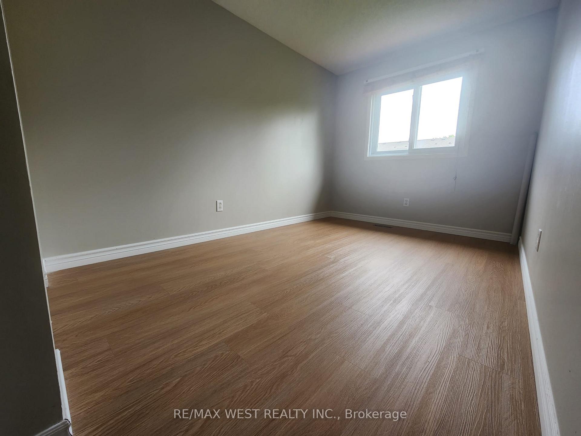 Photo 13 of 14 Copper Leaf Street, Kitchener — HOMEH