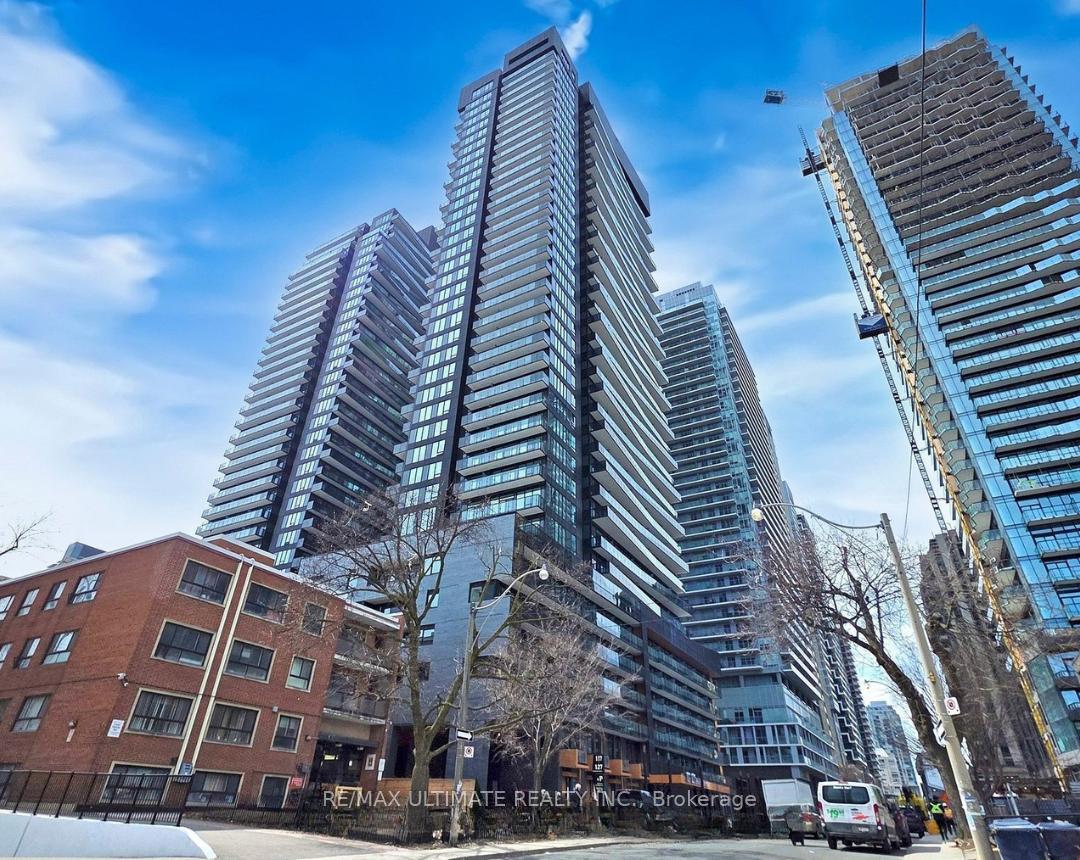 Photo 3 of Unit UPH05, 117 Broadway Avenue, Toronto, Mount Pleasant West — HOMEH