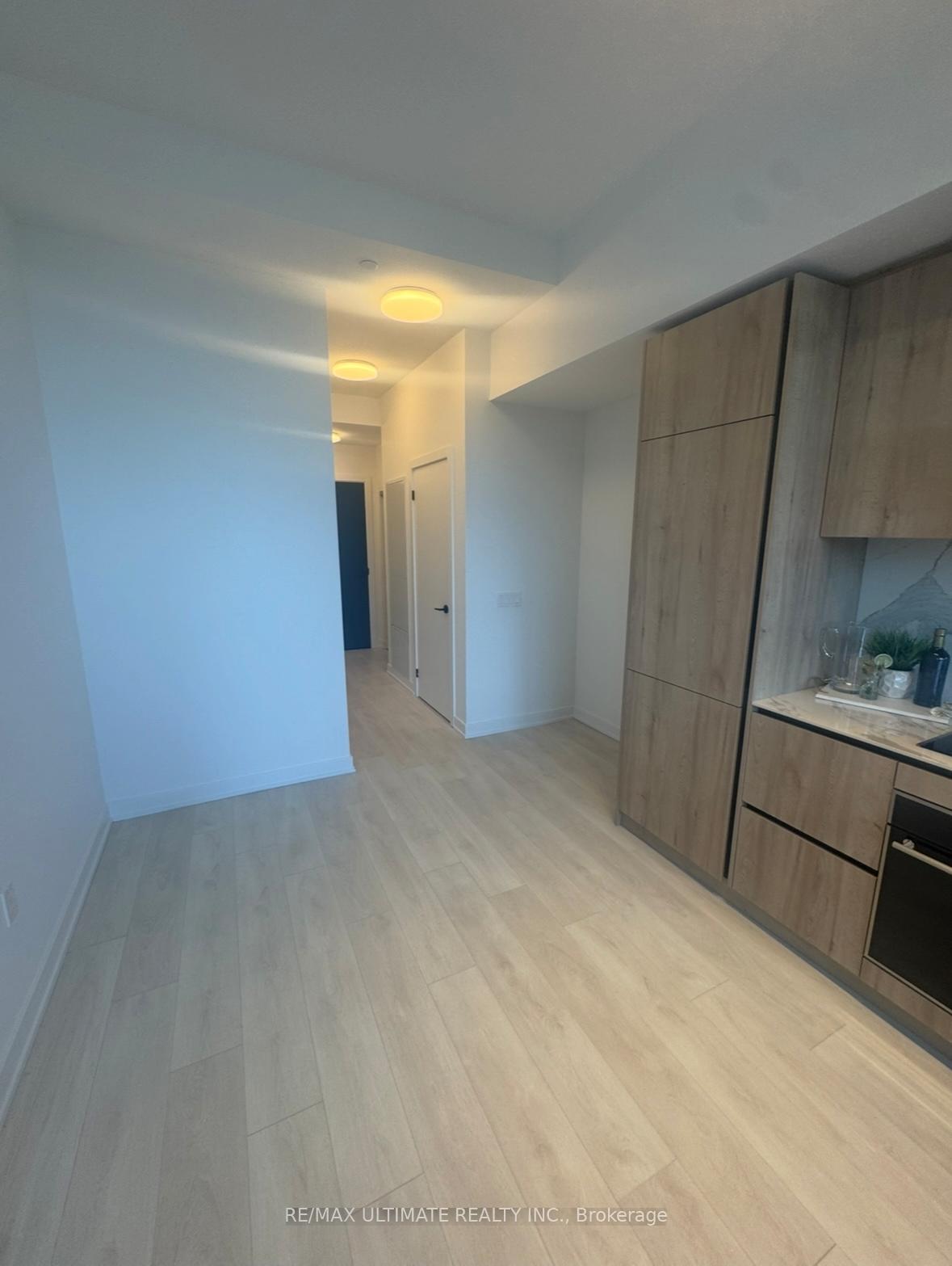 Photo 6 of Unit UPH05, 117 Broadway Avenue, Toronto, Mount Pleasant West — HOMEH