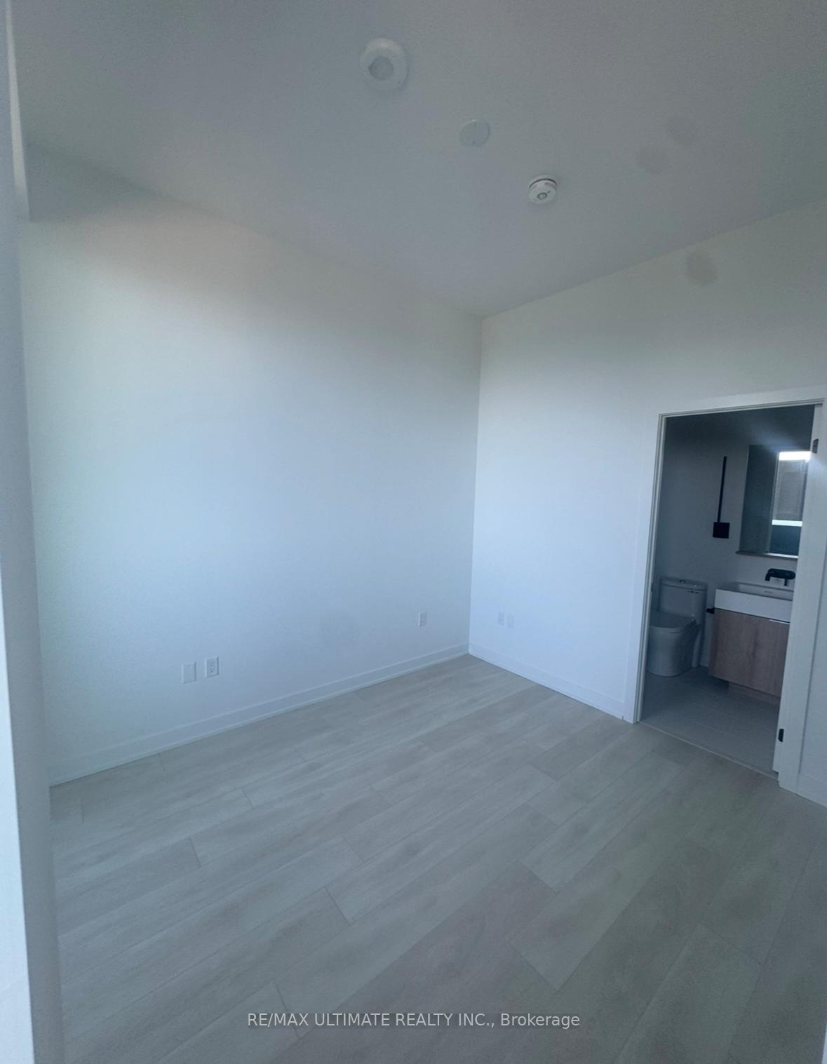 Photo 19 of Unit UPH05, 117 Broadway Avenue, Toronto, Mount Pleasant West — HOMEH