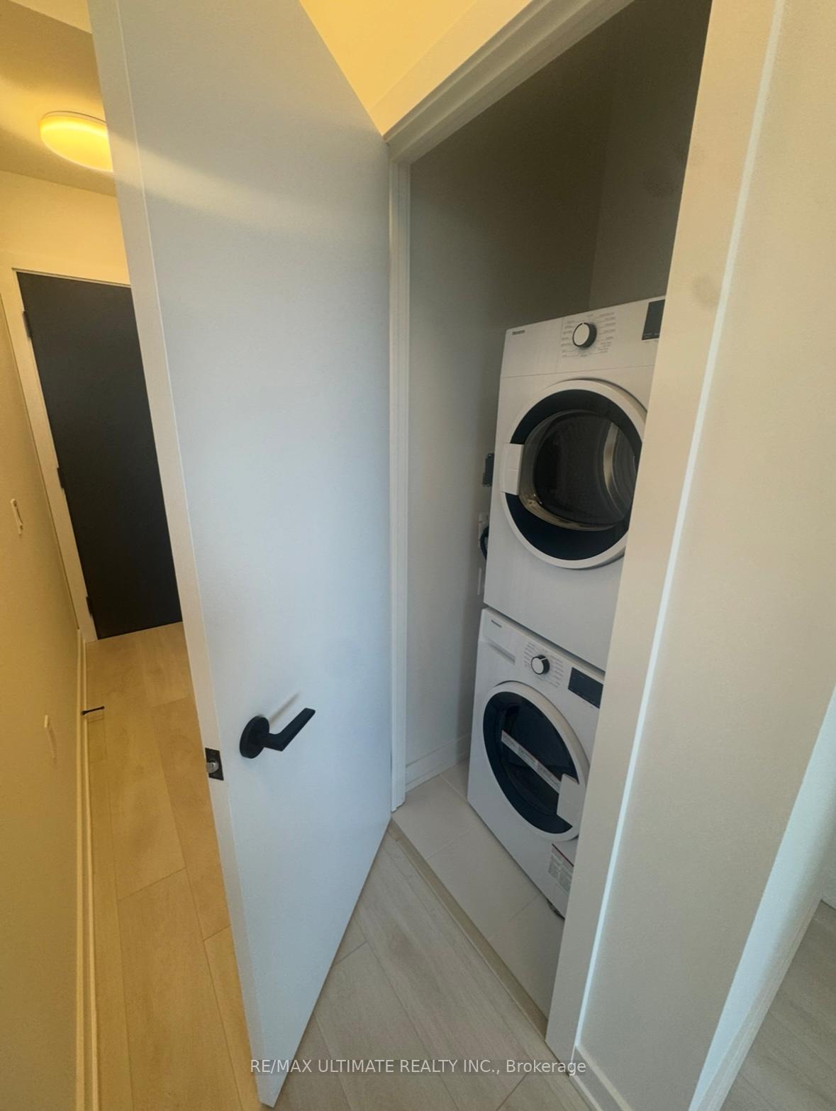Photo 11 of Unit UPH05, 117 Broadway Avenue, Toronto, Mount Pleasant West — HOMEH