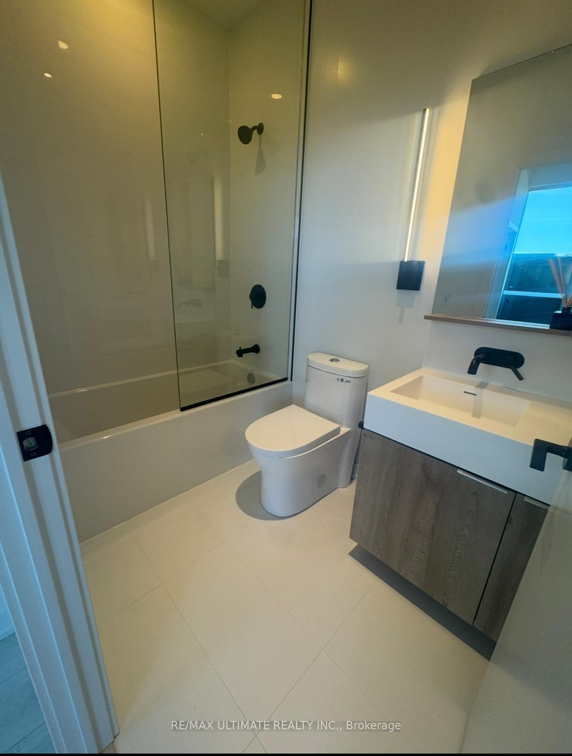 Photo 21 of Unit UPH05, 117 Broadway Avenue, Toronto, Mount Pleasant West — HOMEH