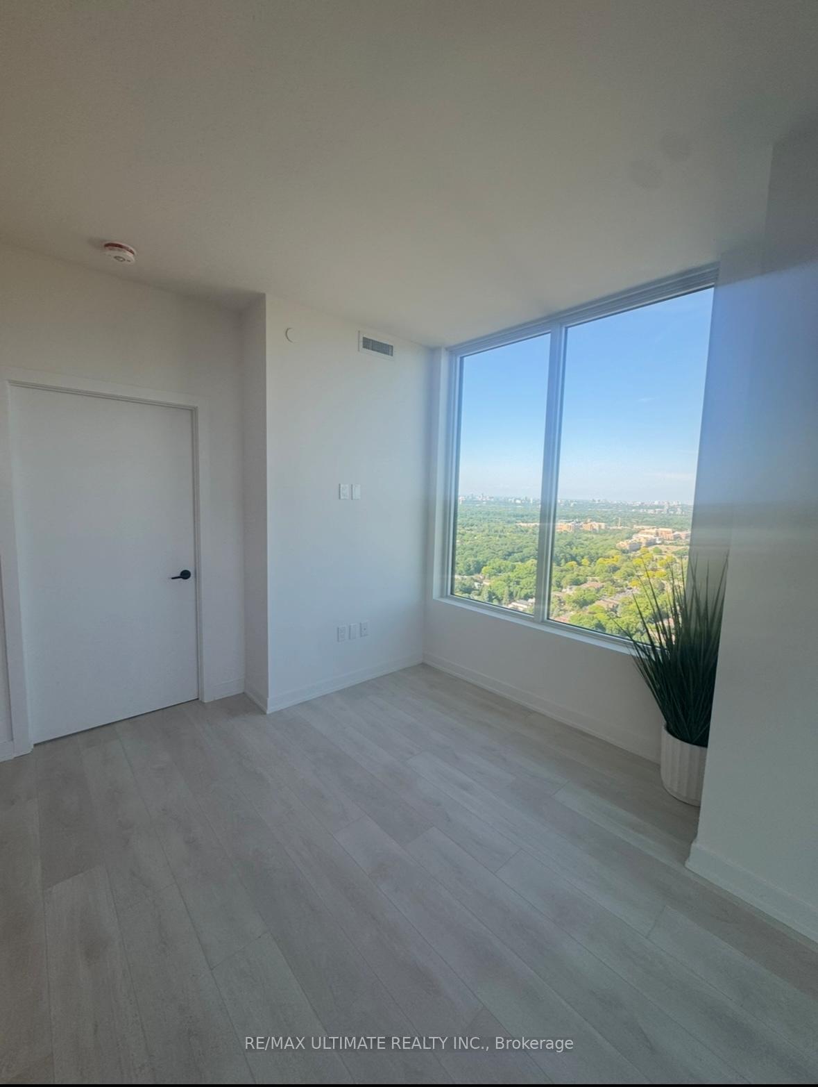 Photo 7 of Unit Ph11, 117 Broadway Avenue, Toronto, Mount Pleasant West — HOMEH