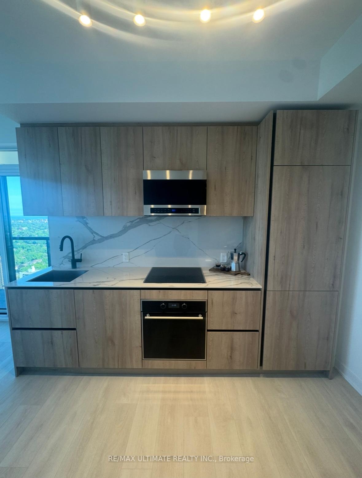 Photo 9 of Unit Ph11, 117 Broadway Avenue, Toronto, Mount Pleasant West — HOMEH