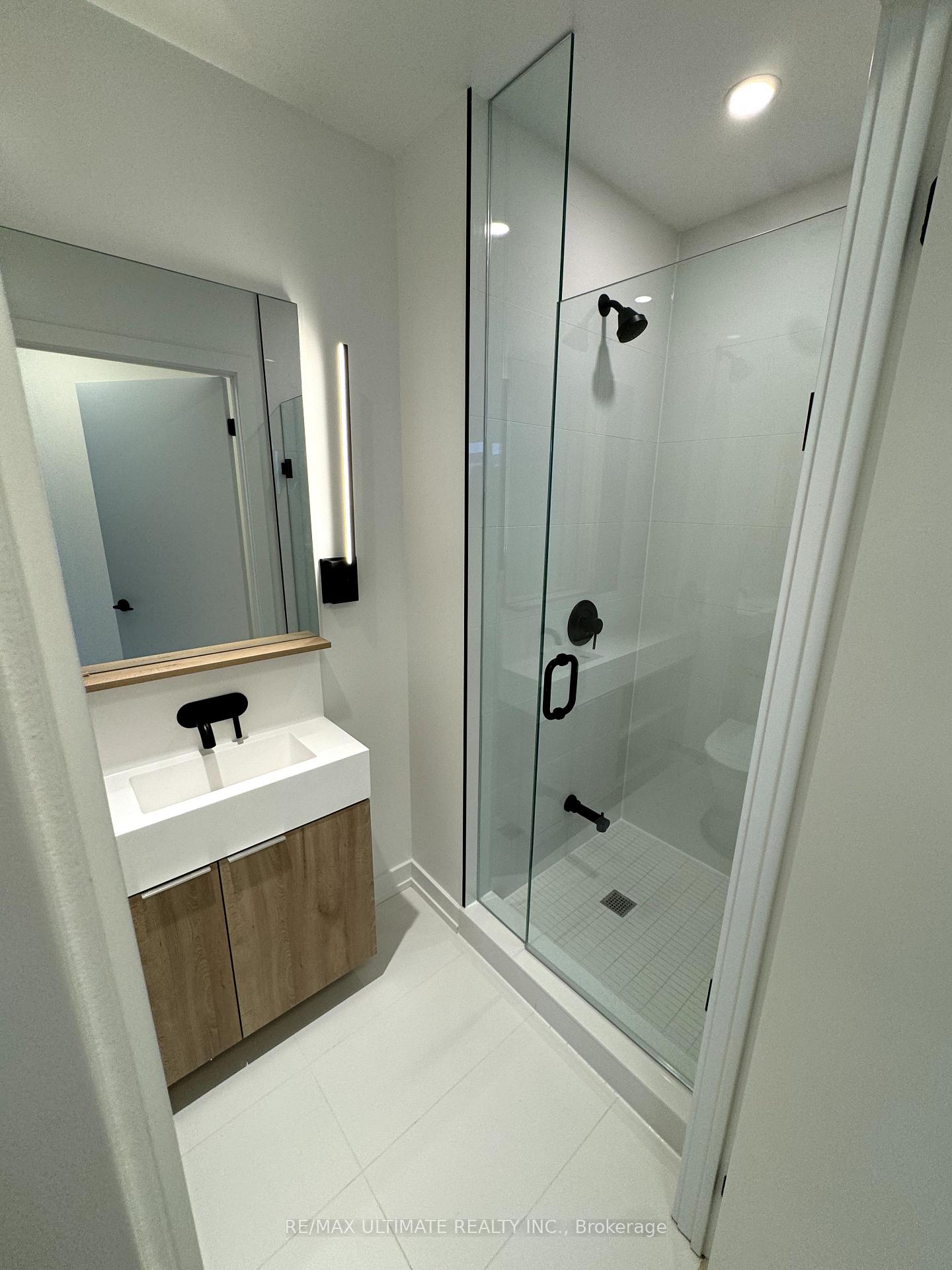 Photo 34 of Unit Ph11, 117 Broadway Avenue, Toronto, Mount Pleasant West — HOMEH