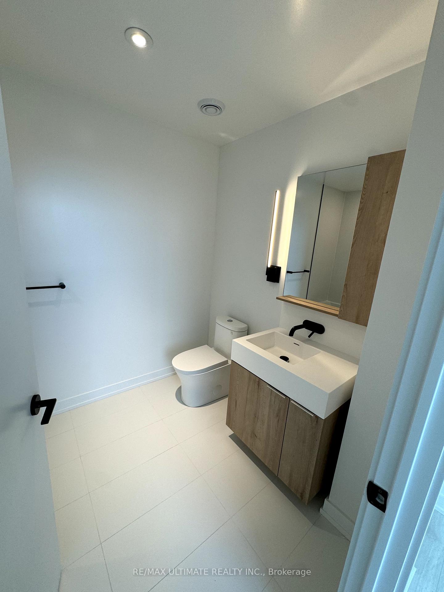 Photo 27 of Unit Ph11, 117 Broadway Avenue, Toronto, Mount Pleasant West — HOMEH