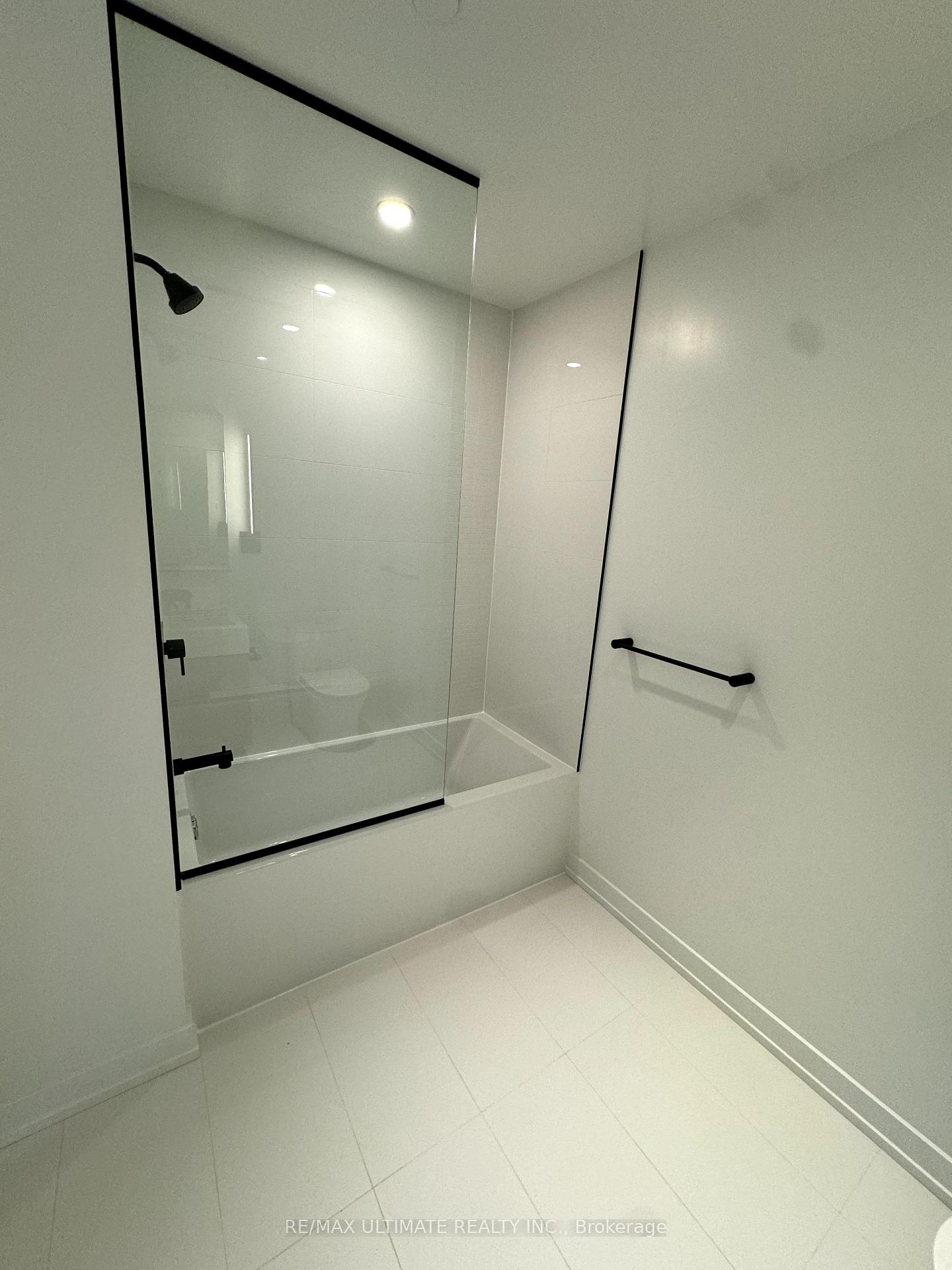Photo 13 of Unit Ph11, 117 Broadway Avenue, Toronto, Mount Pleasant West — HOMEH