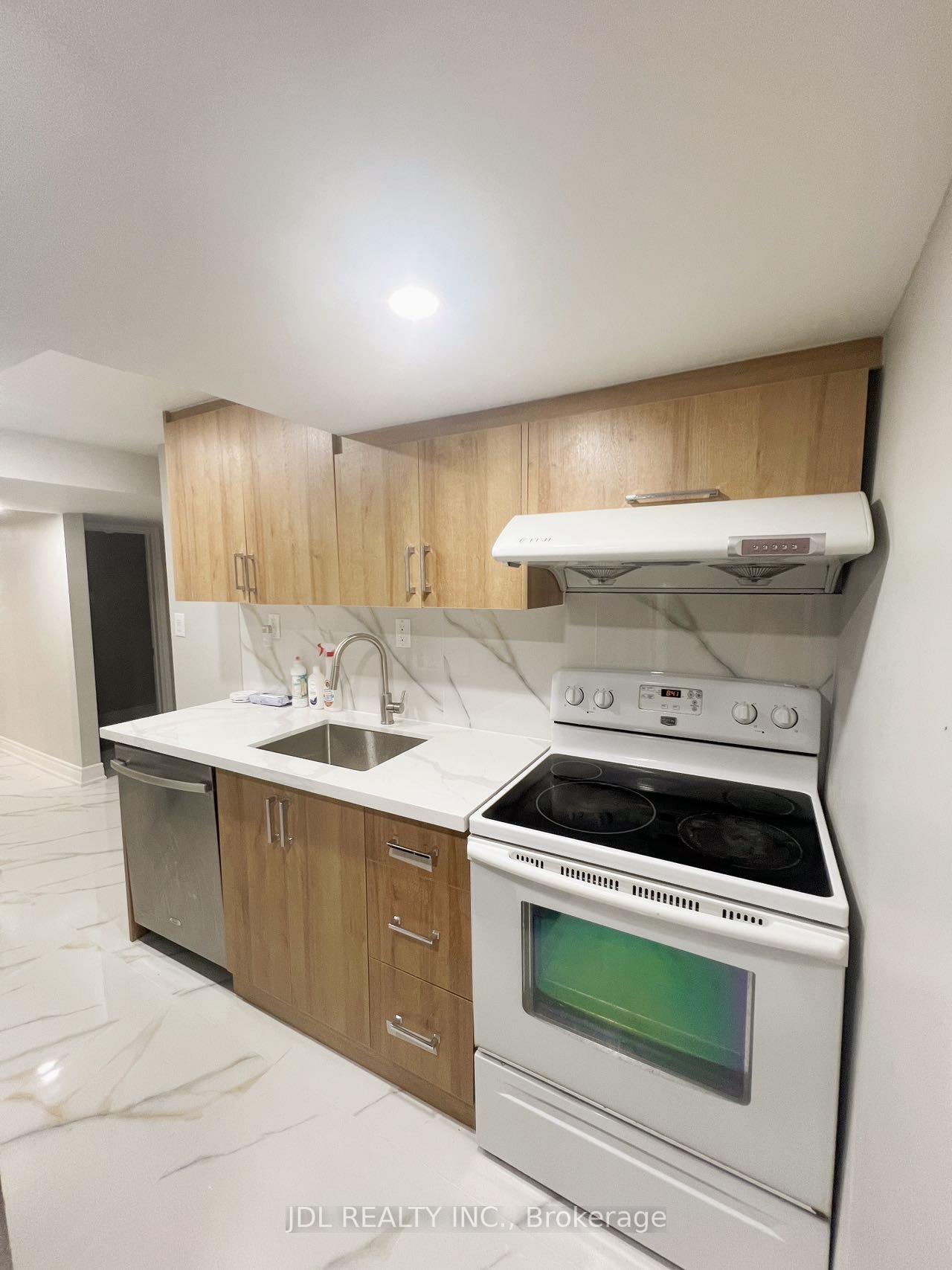 Photo 3 of Unit Unit A Basement, 31 Joseph Aaron Blvd, Vaughan, Beverley Glen — HOMEH