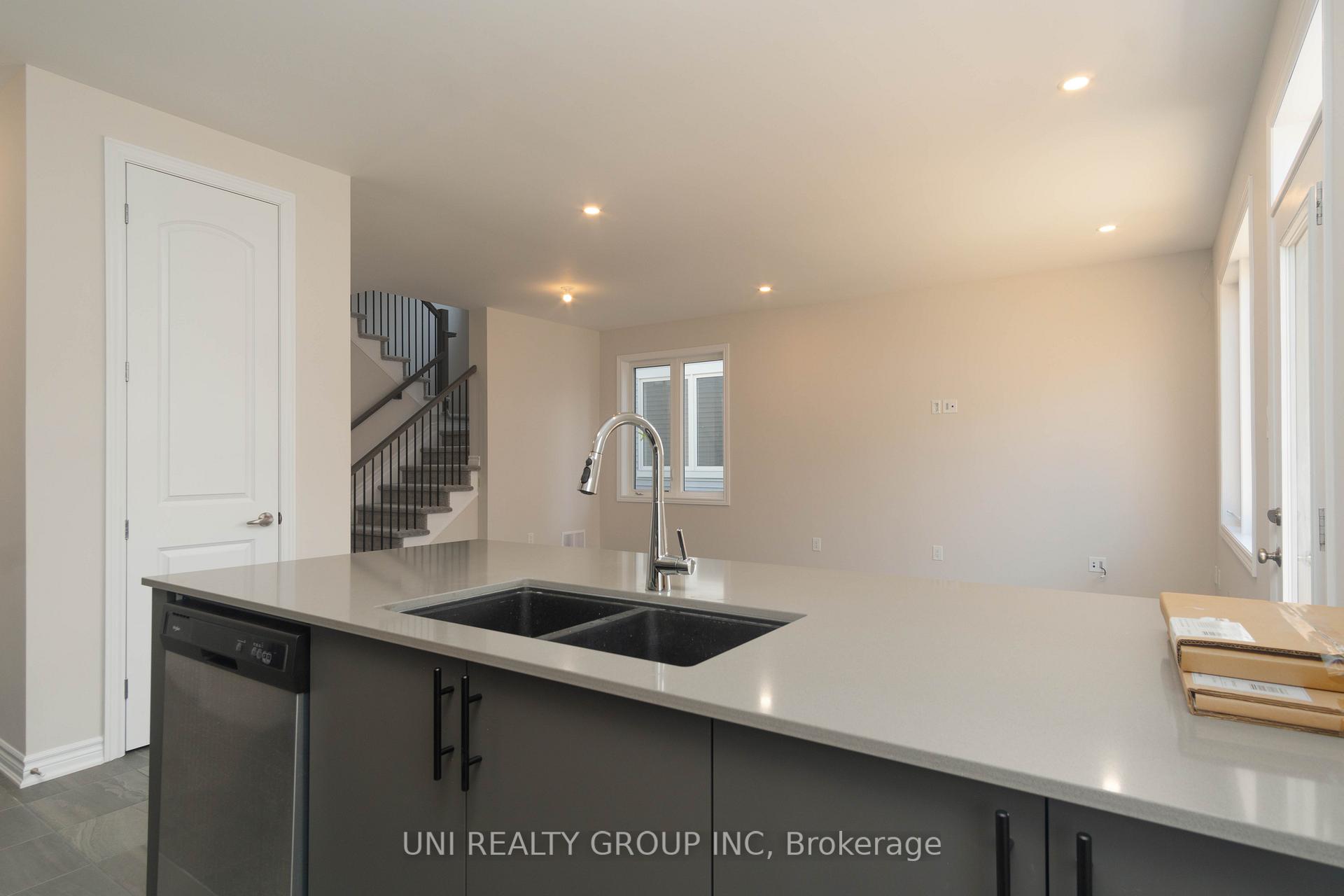 Photo 19 of 246 Surface Lane, Ottawa, Barrhaven - Half Moon Bay — HOMEH