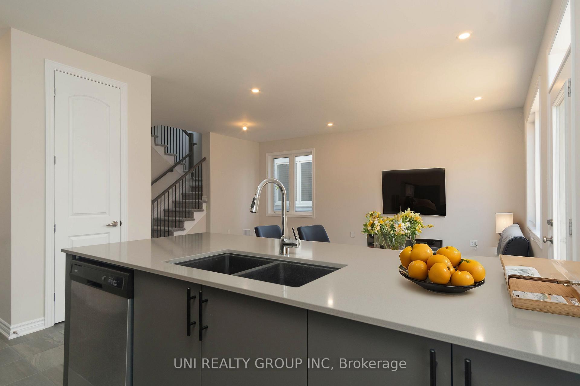 Photo 20 of 246 Surface Lane, Ottawa, Barrhaven - Half Moon Bay — HOMEH