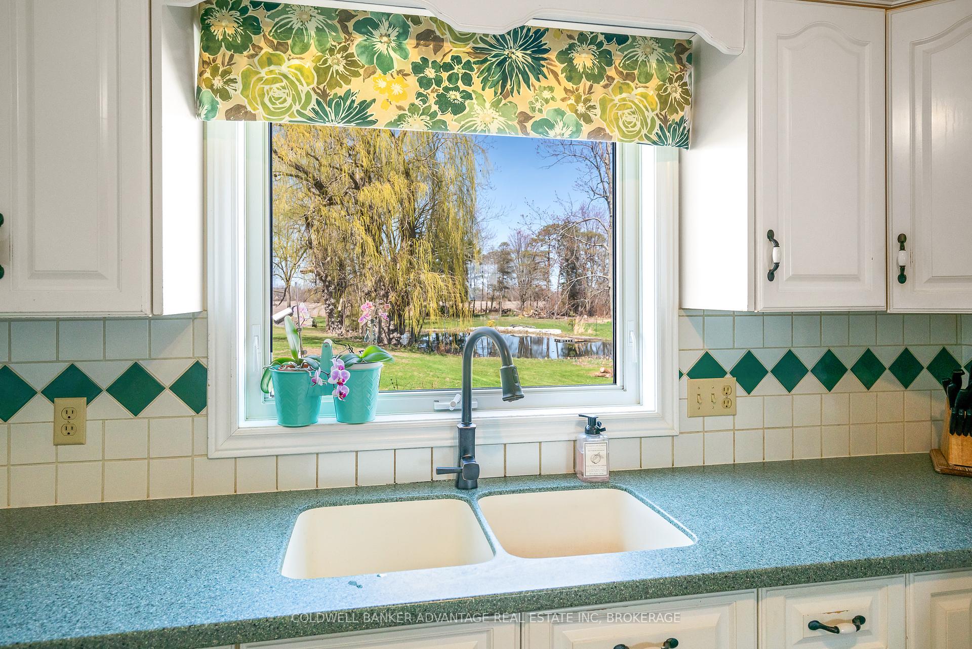 Photo 8 of 13182 Lakeshore Road, Wainfleet, Lakeshore — HOMEH