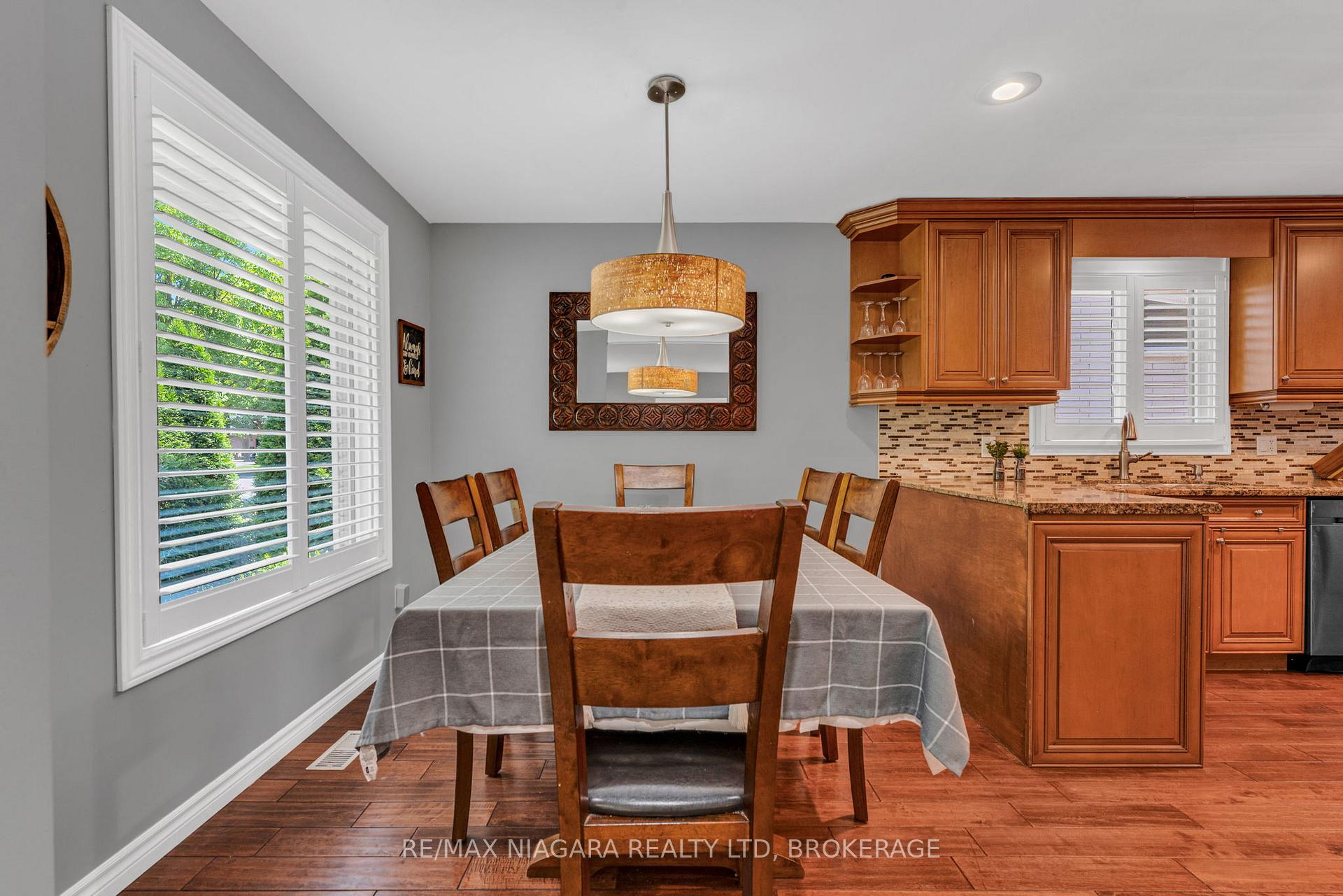 Photo 16 of 2581 Lepp Avenue, Niagara Falls, Stamford — HOMEH