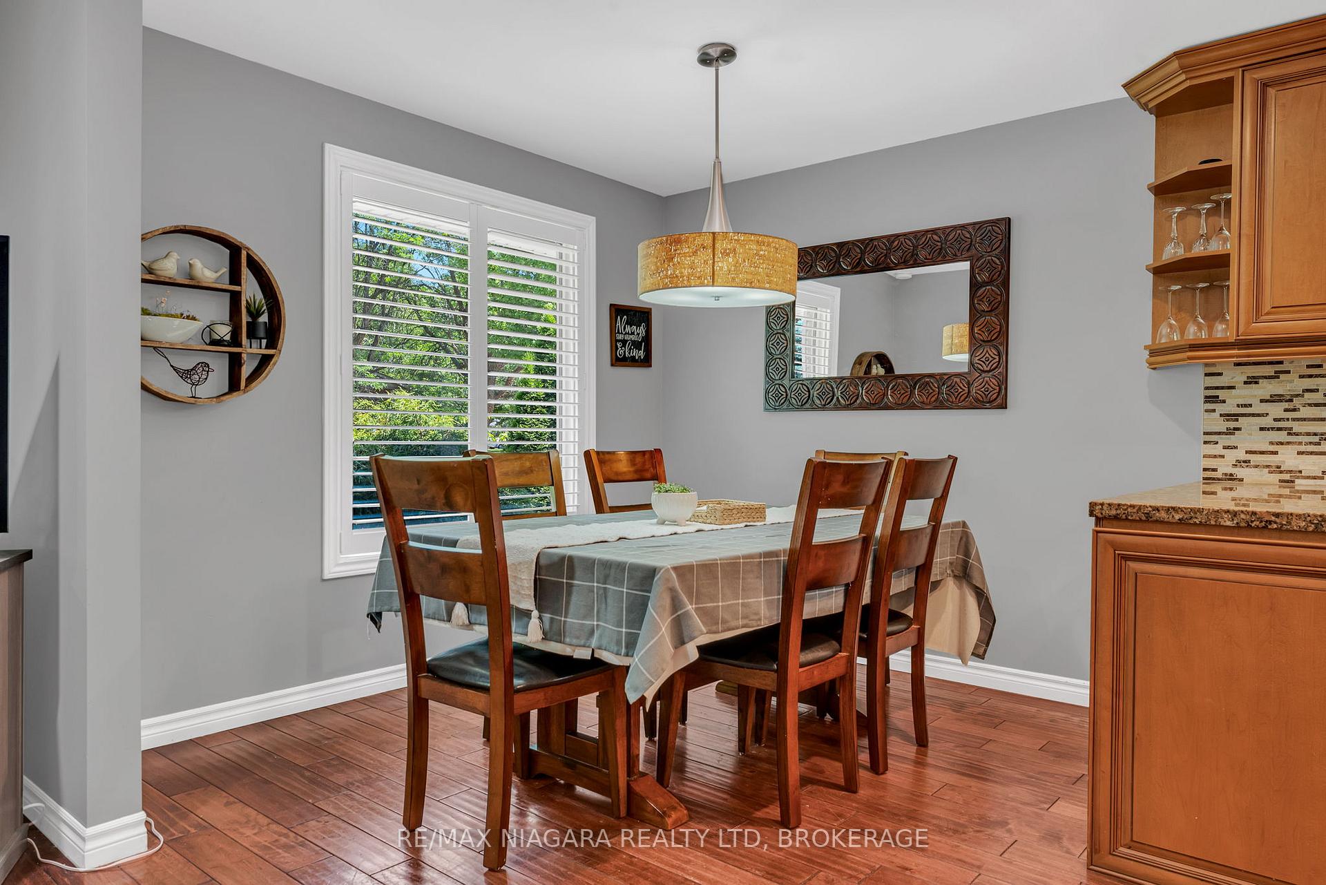 Photo 12 of 2581 Lepp Avenue, Niagara Falls, Stamford — HOMEH