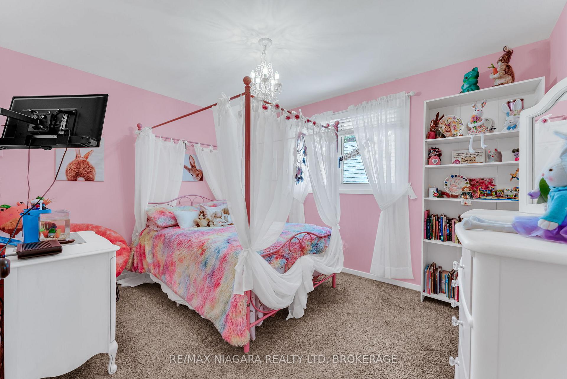 Photo 13 of 2581 Lepp Avenue, Niagara Falls, Stamford — HOMEH