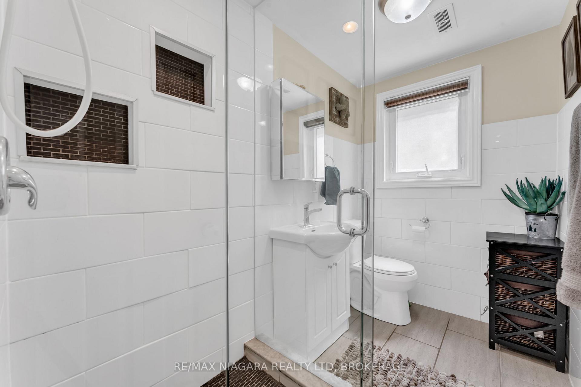 Photo 19 of 2581 Lepp Avenue, Niagara Falls, Stamford — HOMEH