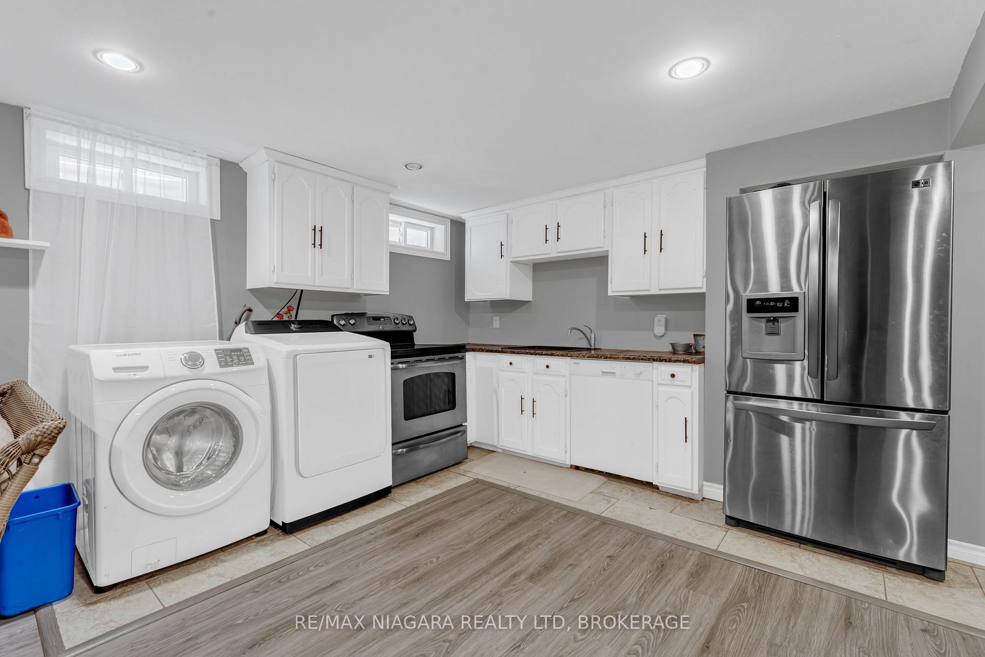 Photo 14 of 2581 Lepp Avenue, Niagara Falls, Stamford — HOMEH