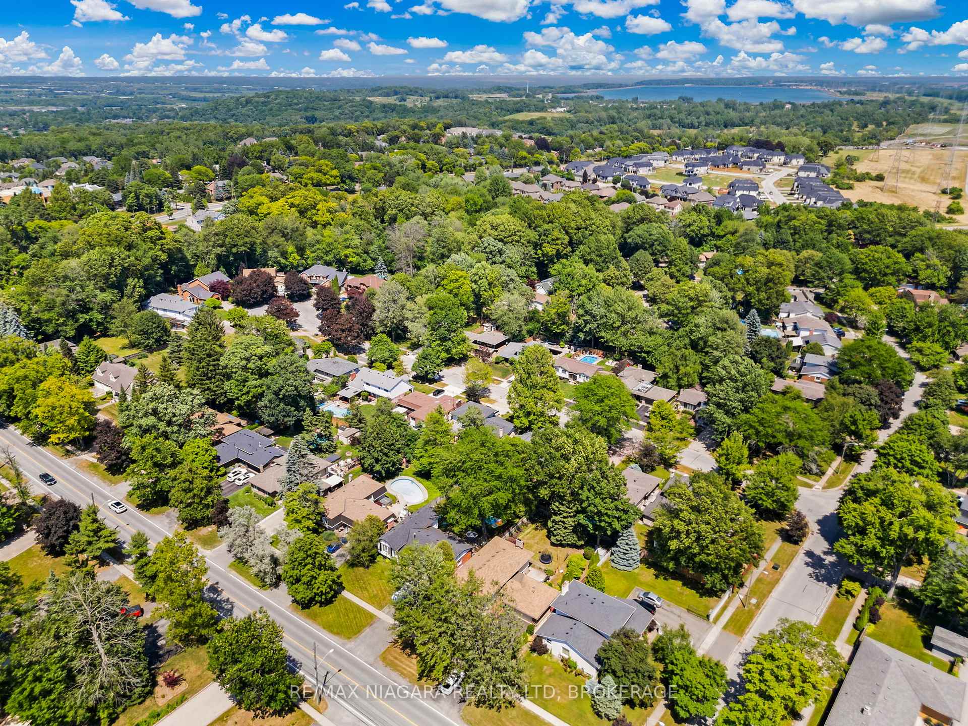 Photo 33 of 2581 Lepp Avenue, Niagara Falls, Stamford — HOMEH