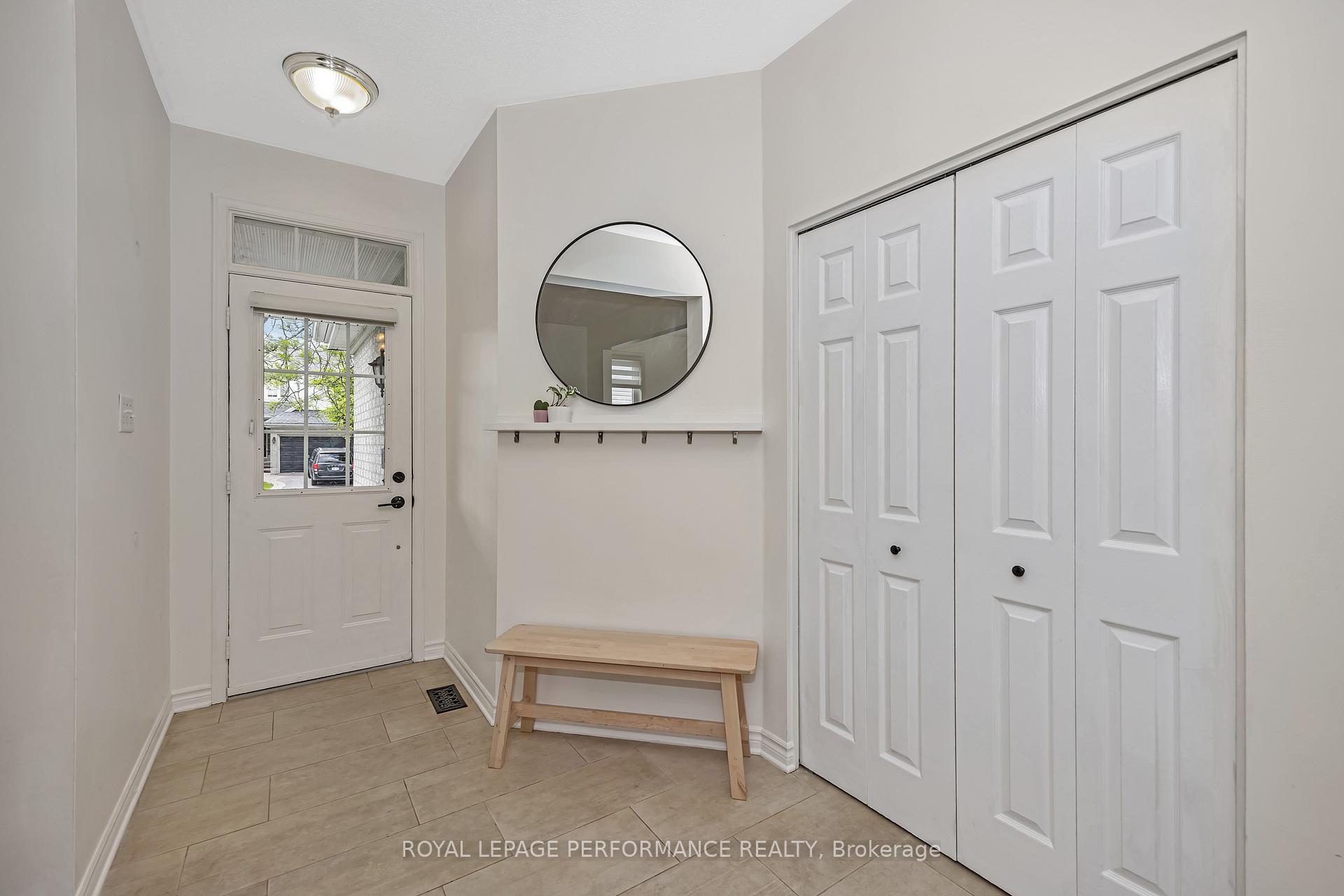 Photo 3 of 1563 Winterport Way, Ottawa, Fallingbrook/Pineridge — HOMEH