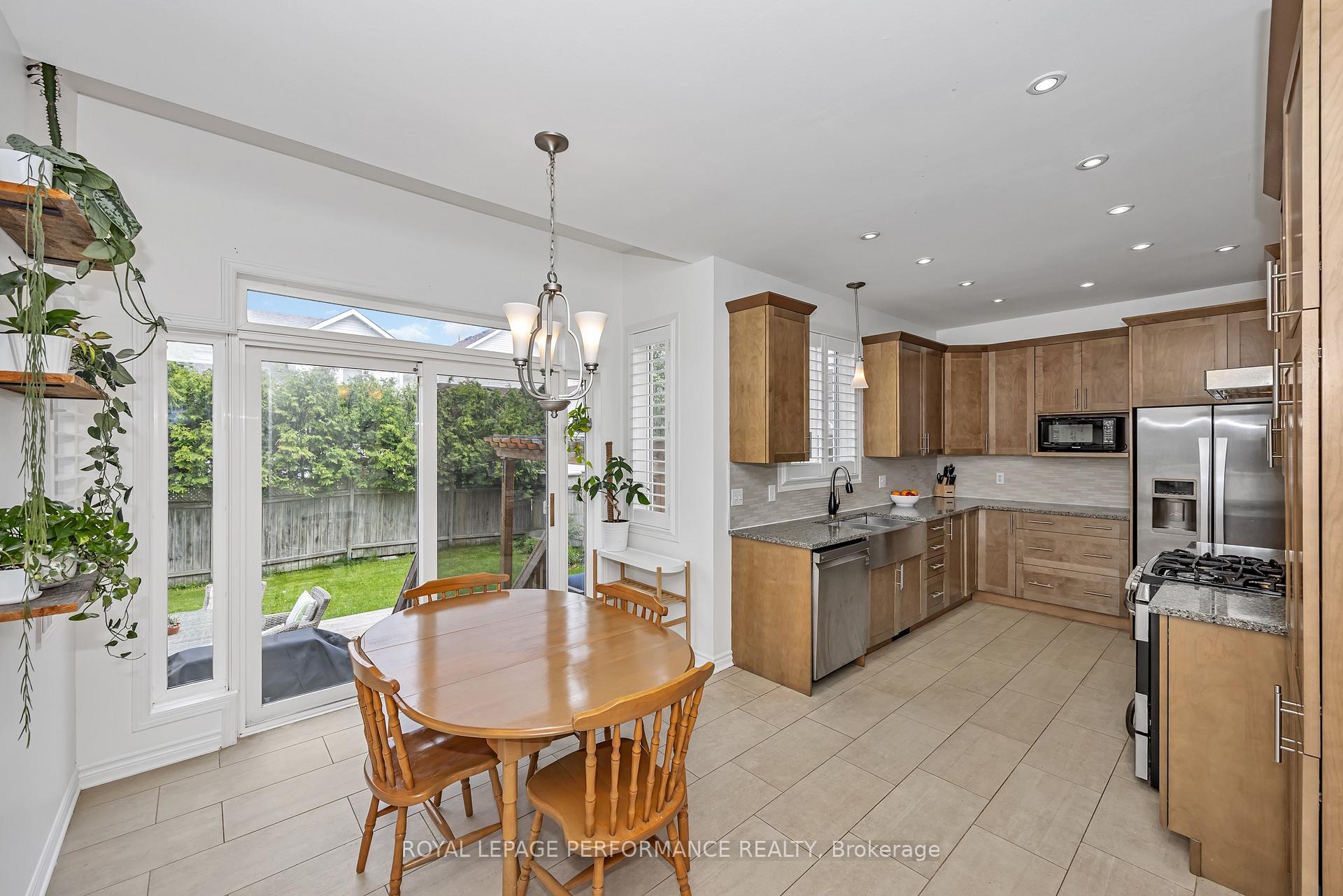 Photo 20 of 1563 Winterport Way, Ottawa, Fallingbrook/Pineridge — HOMEH