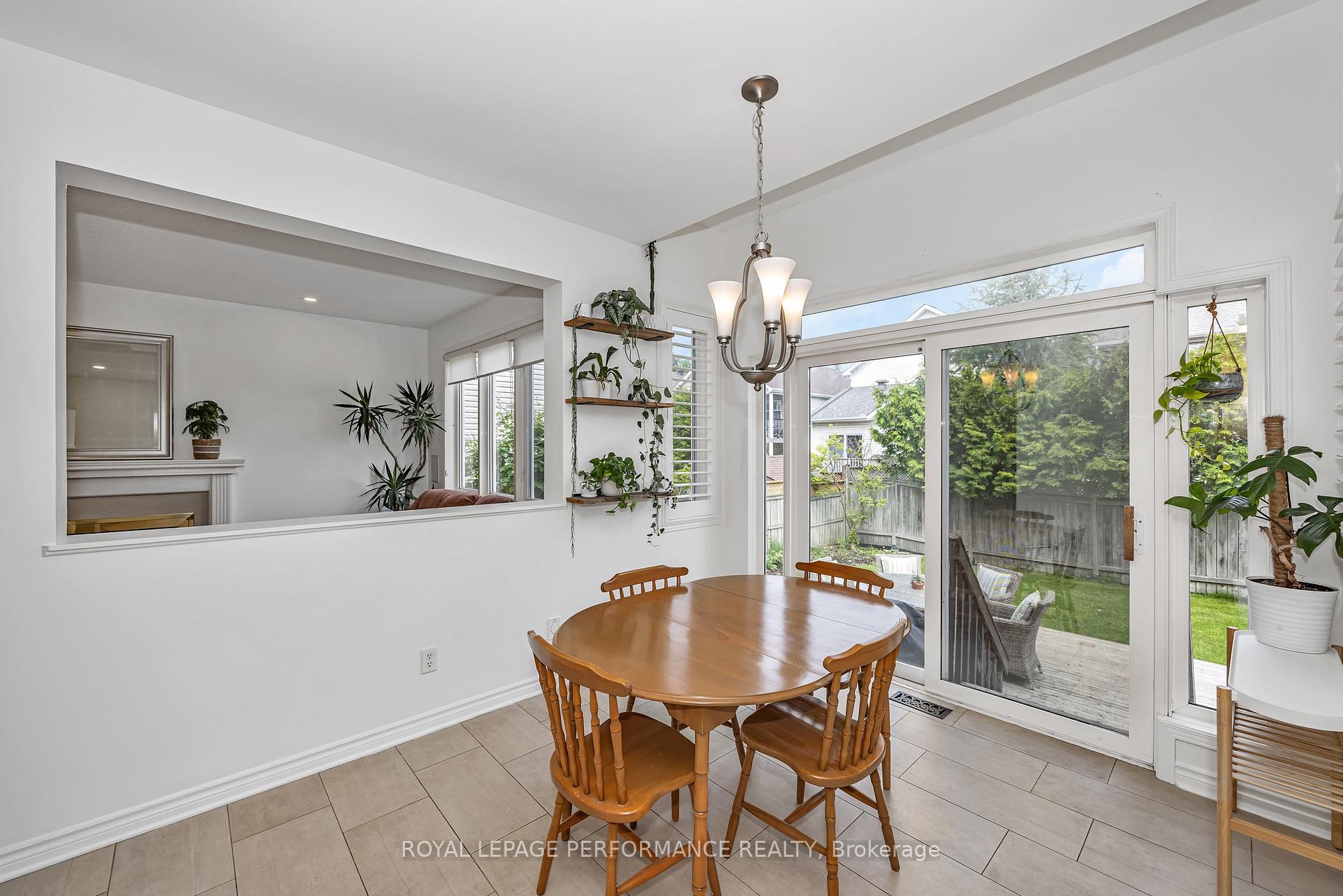 Photo 13 of 1563 Winterport Way, Ottawa, Fallingbrook/Pineridge — HOMEH