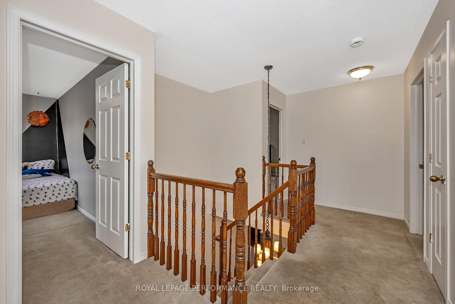 Photo 8 of 1563 Winterport Way, Ottawa, Fallingbrook/Pineridge — HOMEH