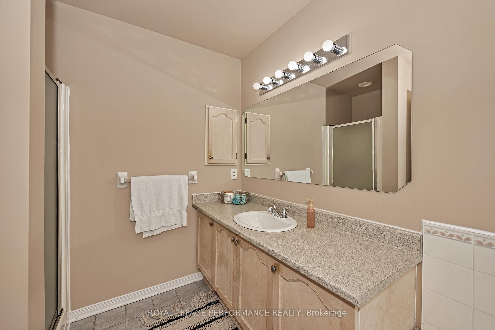 Photo 15 of 1563 Winterport Way, Ottawa, Fallingbrook/Pineridge — HOMEH