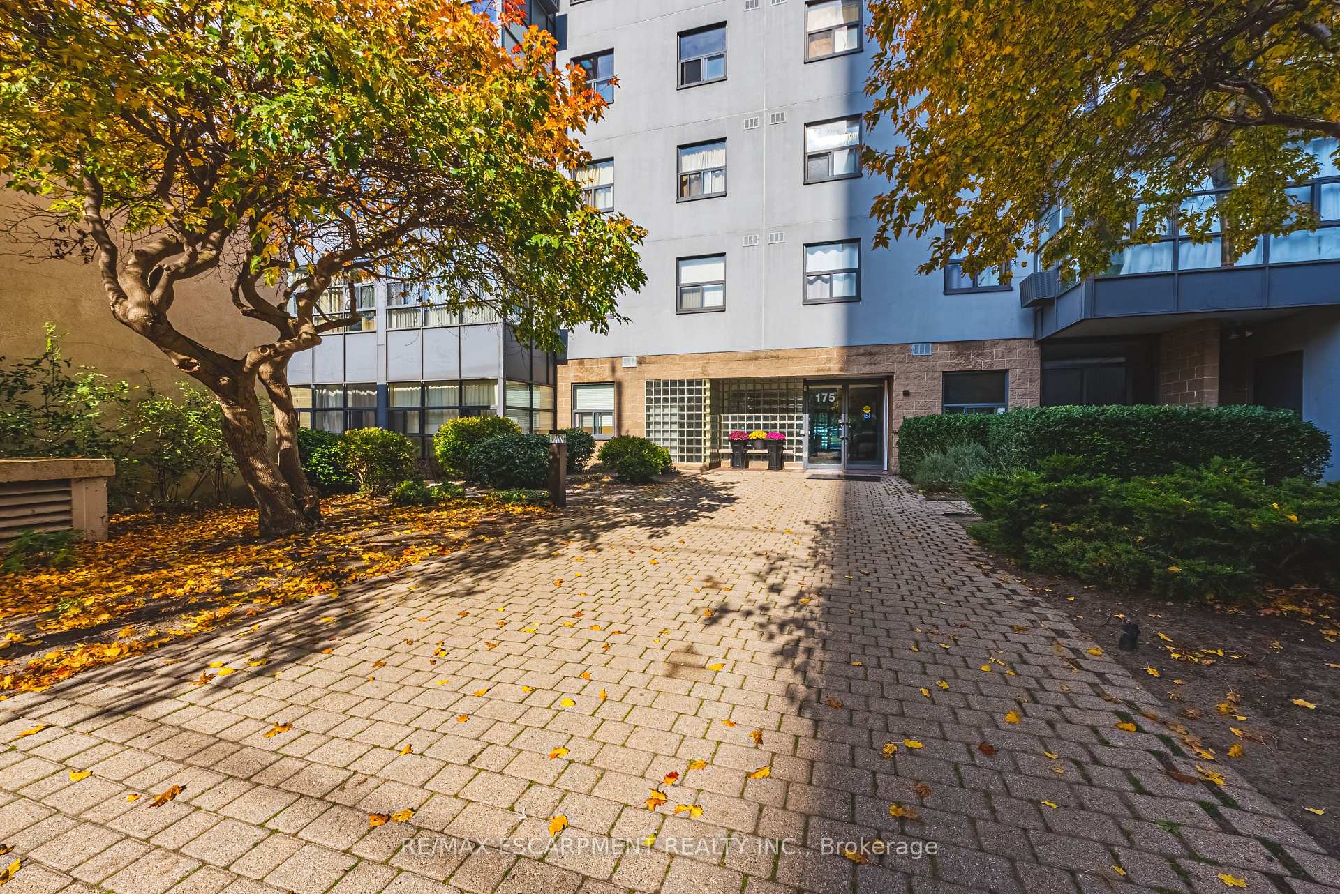Photo 14 of Unit 504, 175 Hunter Street E, Hamilton, Corktown — HOMEH