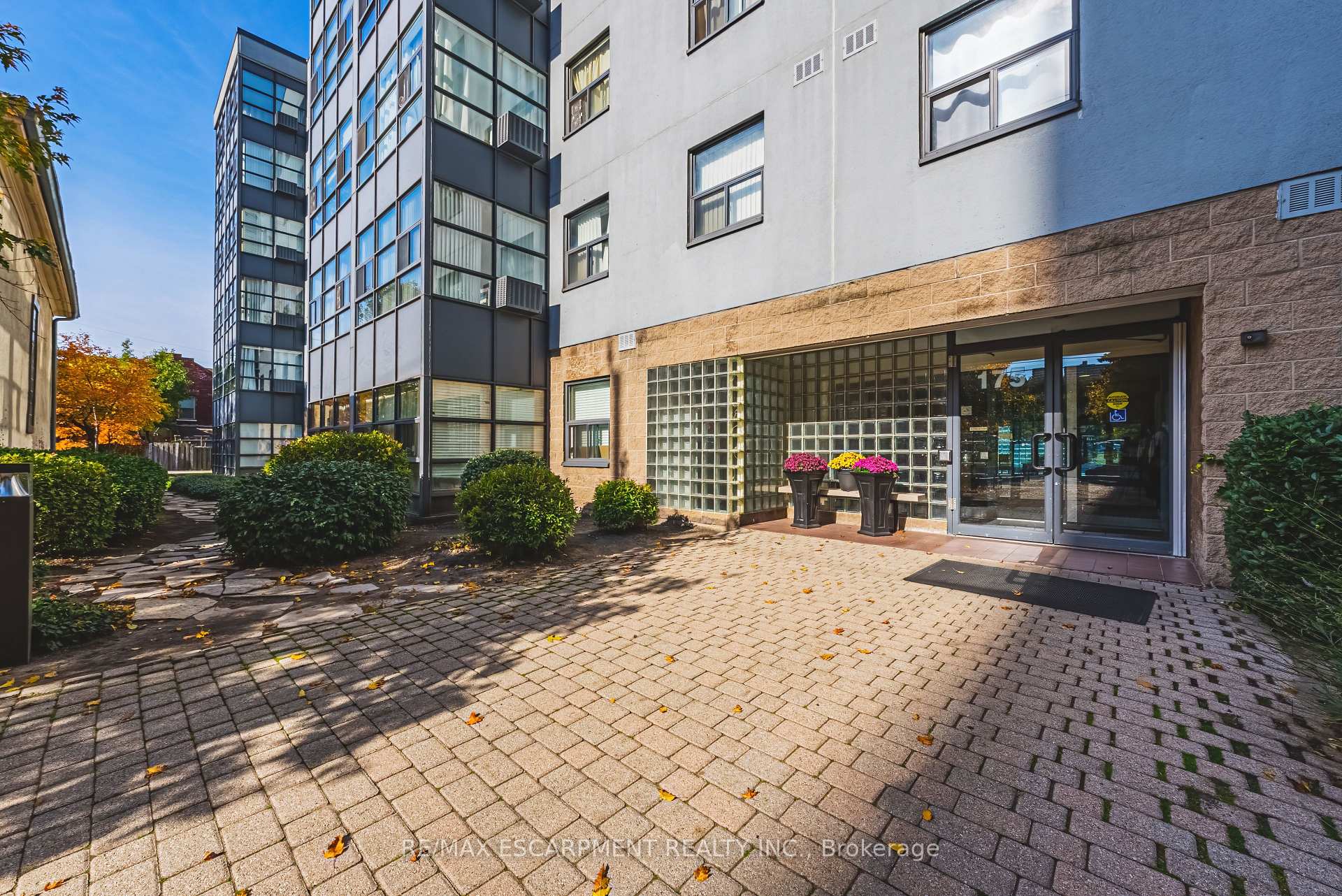 Photo 10 of Unit 504, 175 Hunter Street E, Hamilton, Corktown — HOMEH