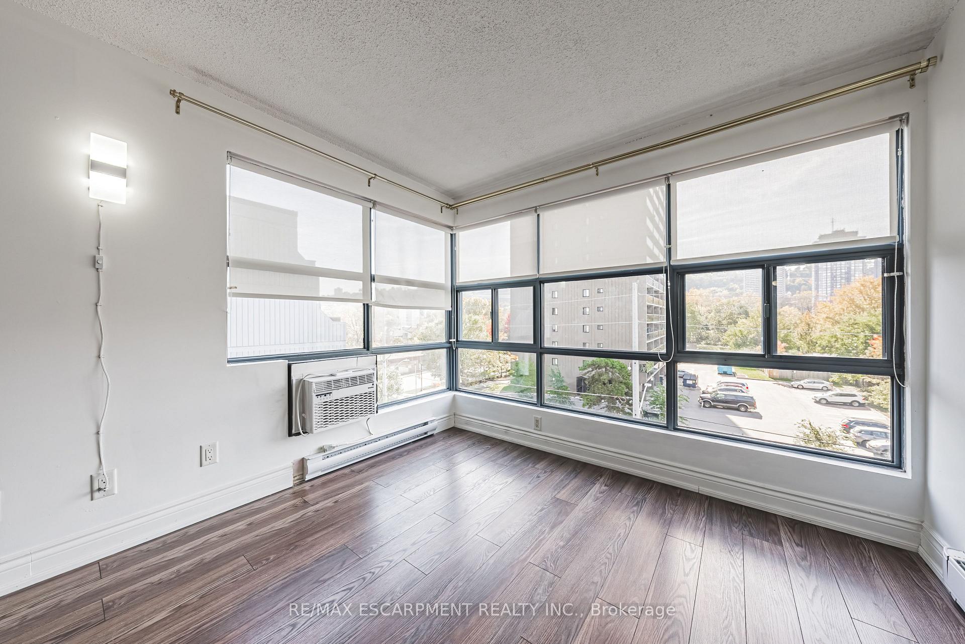 Photo 12 of Unit 504, 175 Hunter Street E, Hamilton, Corktown — HOMEH