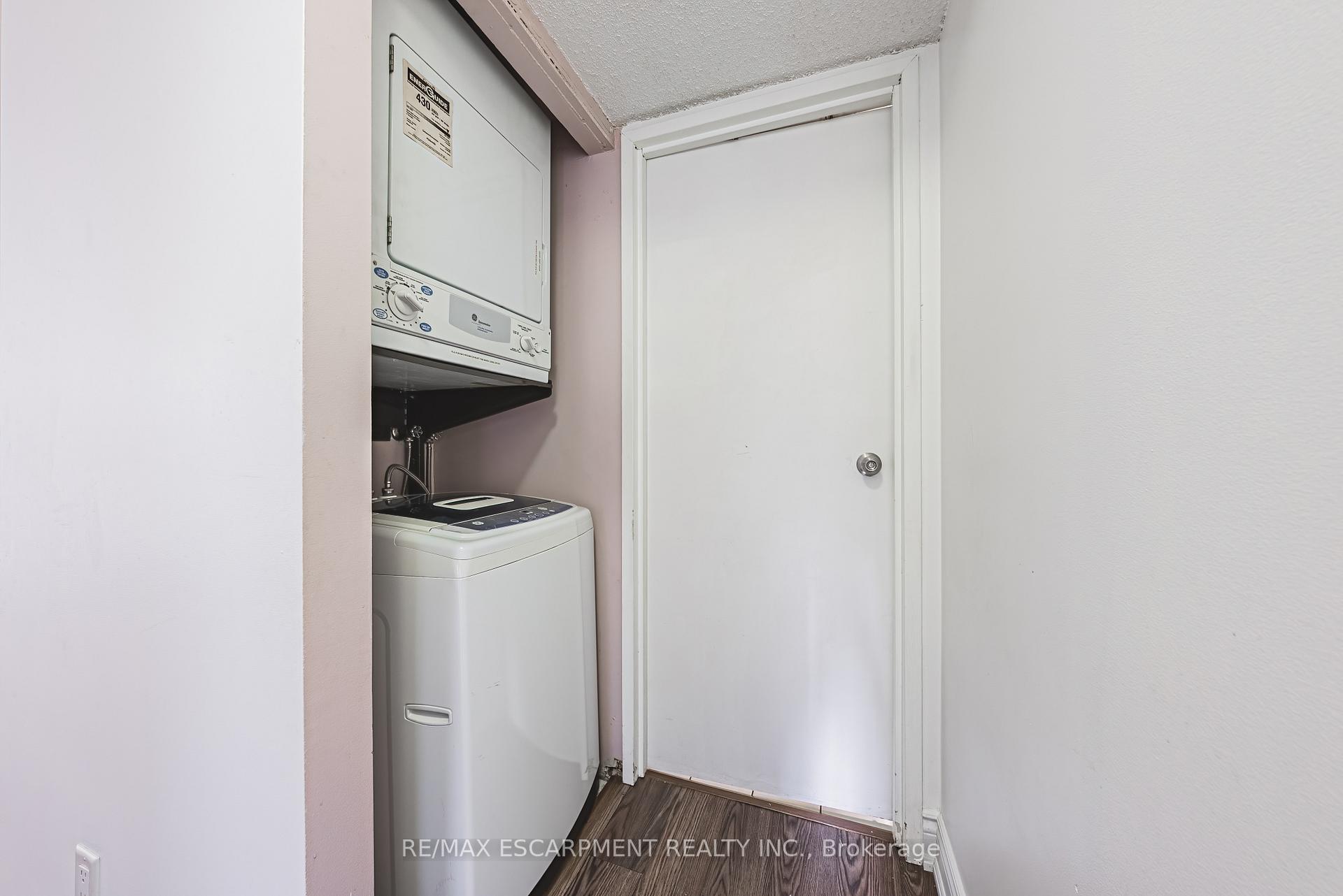Photo 8 of Unit 504, 175 Hunter Street E, Hamilton, Corktown — HOMEH