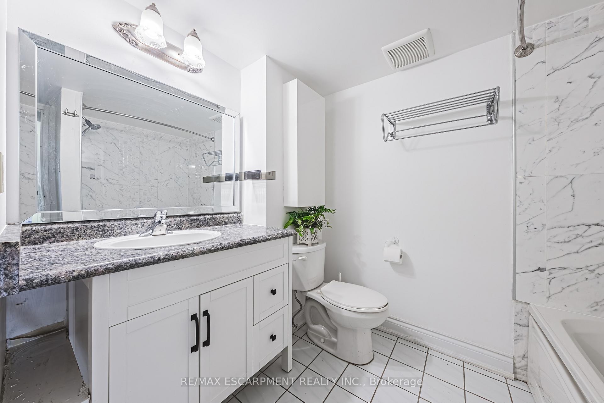 Photo 17 of Unit 504, 175 Hunter Street E, Hamilton, Corktown — HOMEH