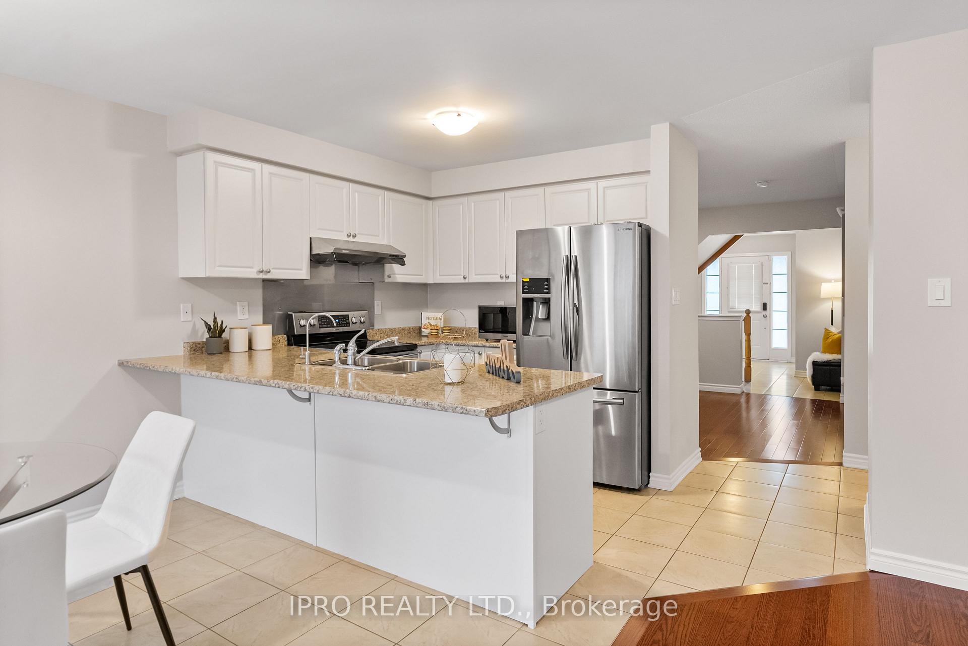 Photo 8 of 70 Fenchurch Drive, Brampton, Northwest Brampton — HOMEH