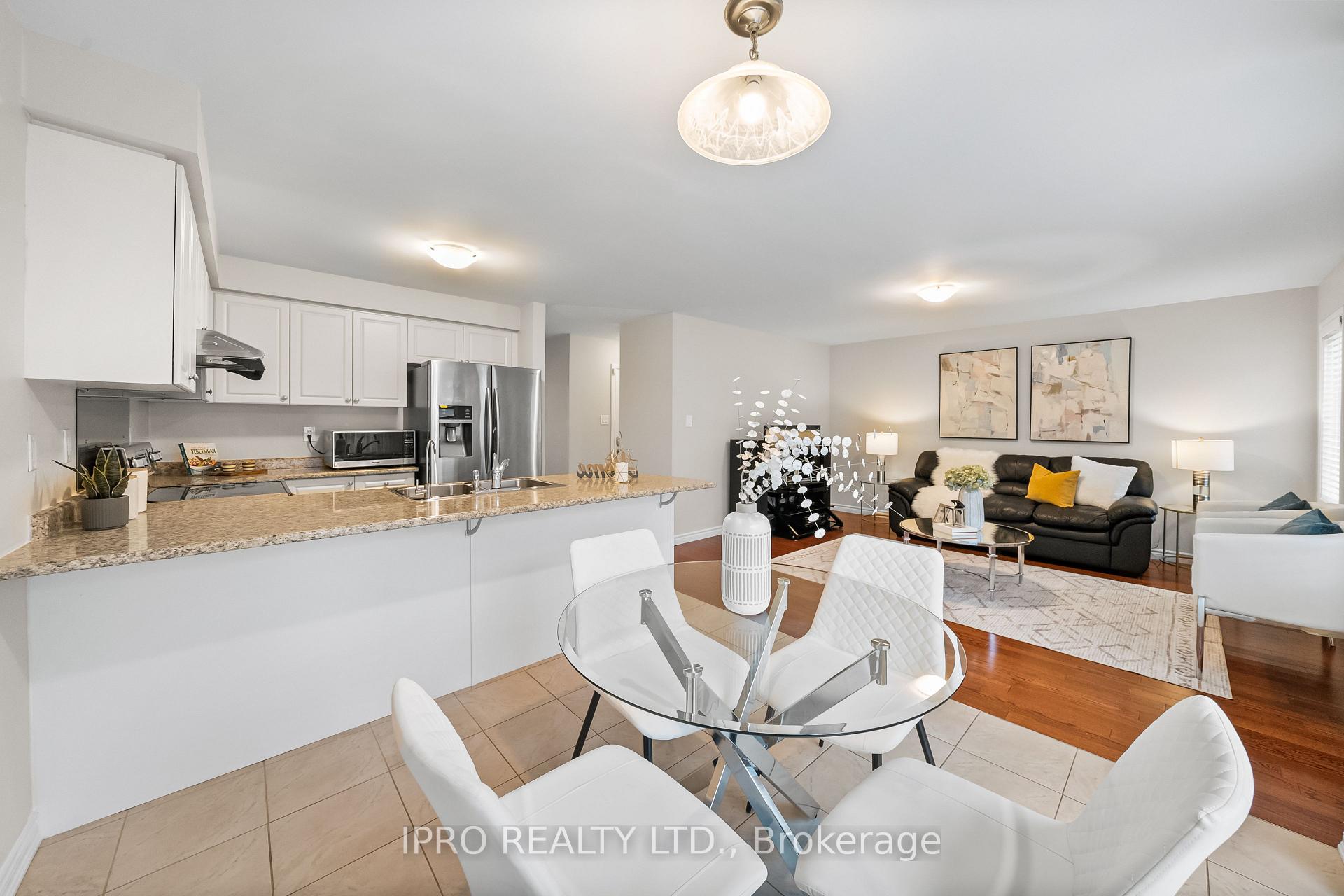 Photo 4 of 70 Fenchurch Drive, Brampton, Northwest Brampton — HOMEH