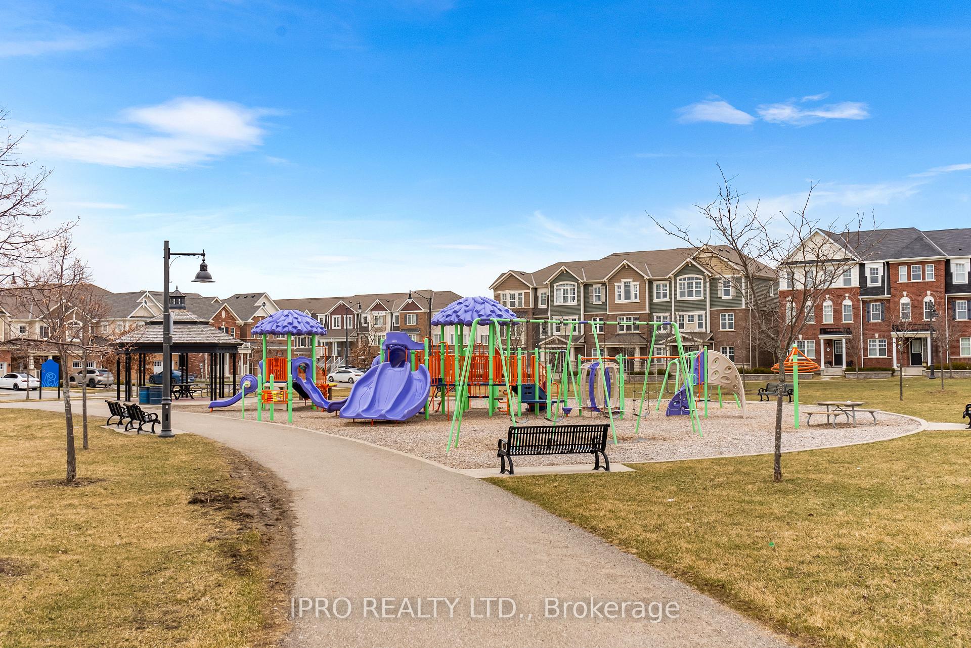 Photo 43 of 70 Fenchurch Drive, Brampton, Northwest Brampton — HOMEH