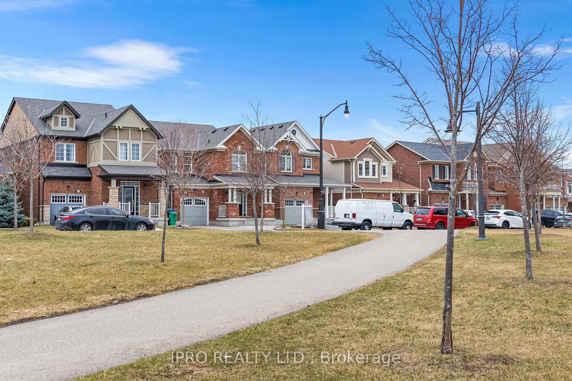 Photo 48 of 70 Fenchurch Drive, Brampton, Northwest Brampton — HOMEH