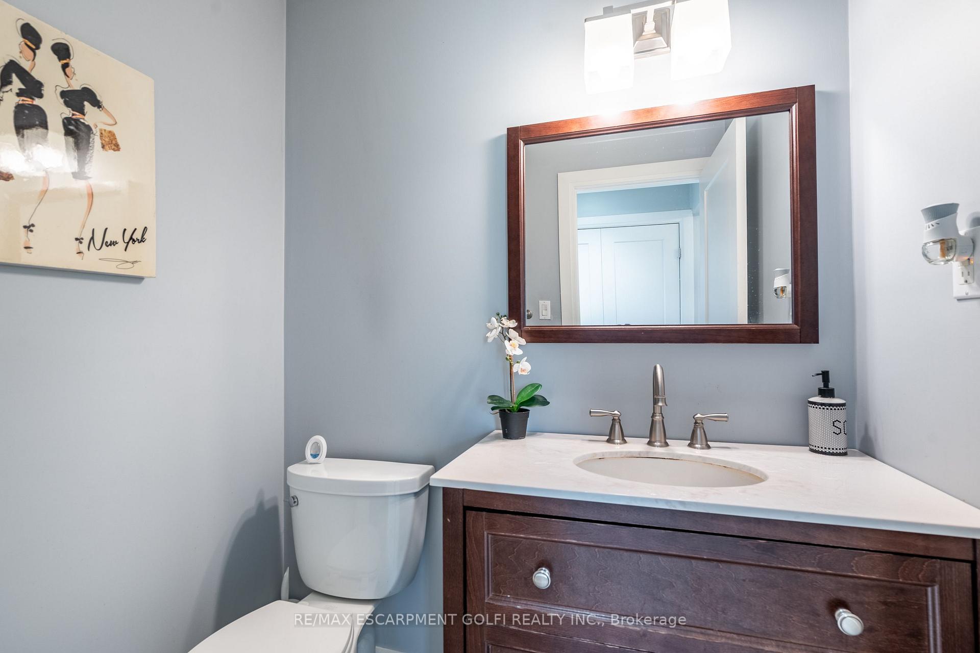 Photo 3 of 11 Sumner Crescent, Grimsby, Grimsby Beach — HOMEH