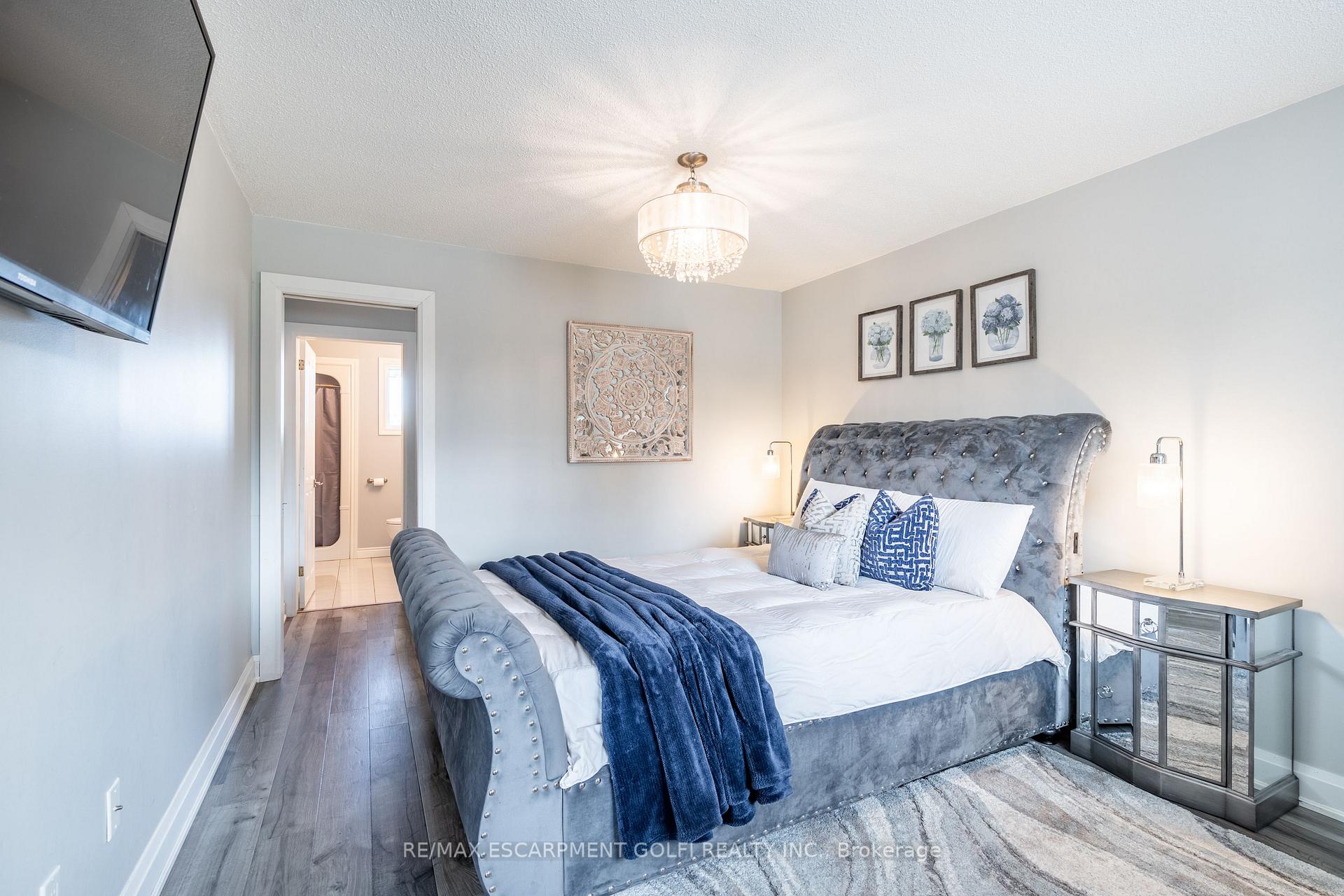 Photo 10 of 11 Sumner Crescent, Grimsby, Grimsby Beach — HOMEH