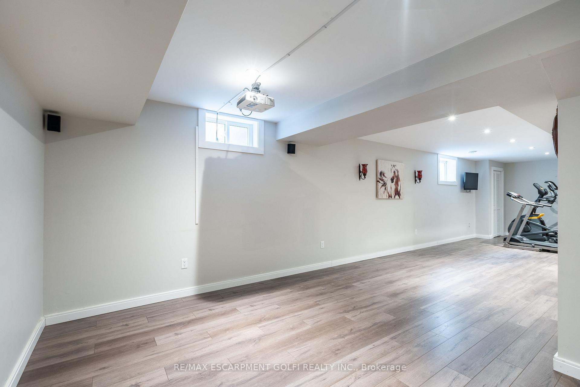 Photo 34 of 11 Sumner Crescent, Grimsby, Grimsby Beach — HOMEH