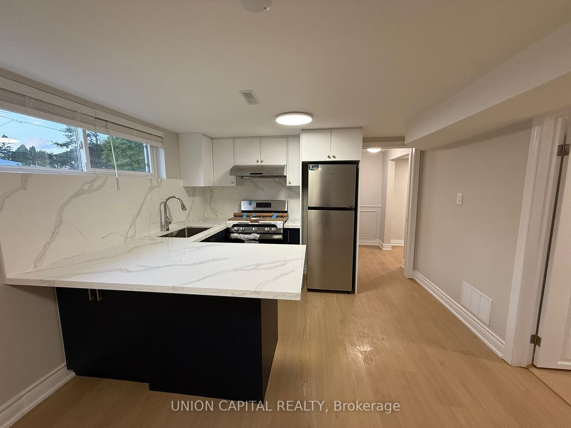 Photo 3 of Unit A, 117 Sherwood Forest Drive, Markham, Bullock — HOMEH