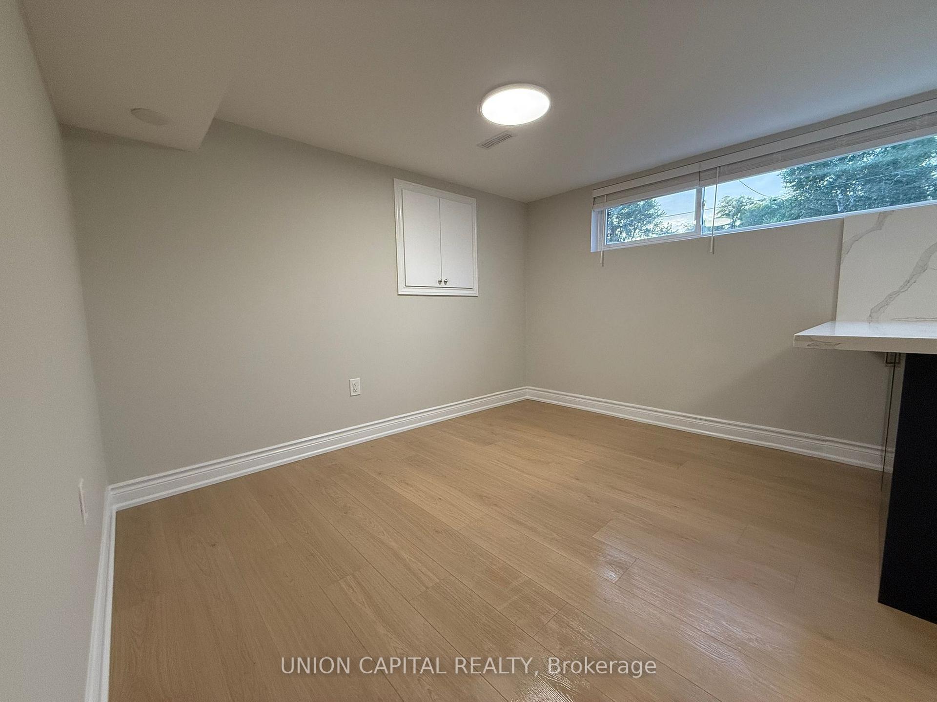 Photo 7 of Unit A, 117 Sherwood Forest Drive, Markham, Bullock — HOMEH