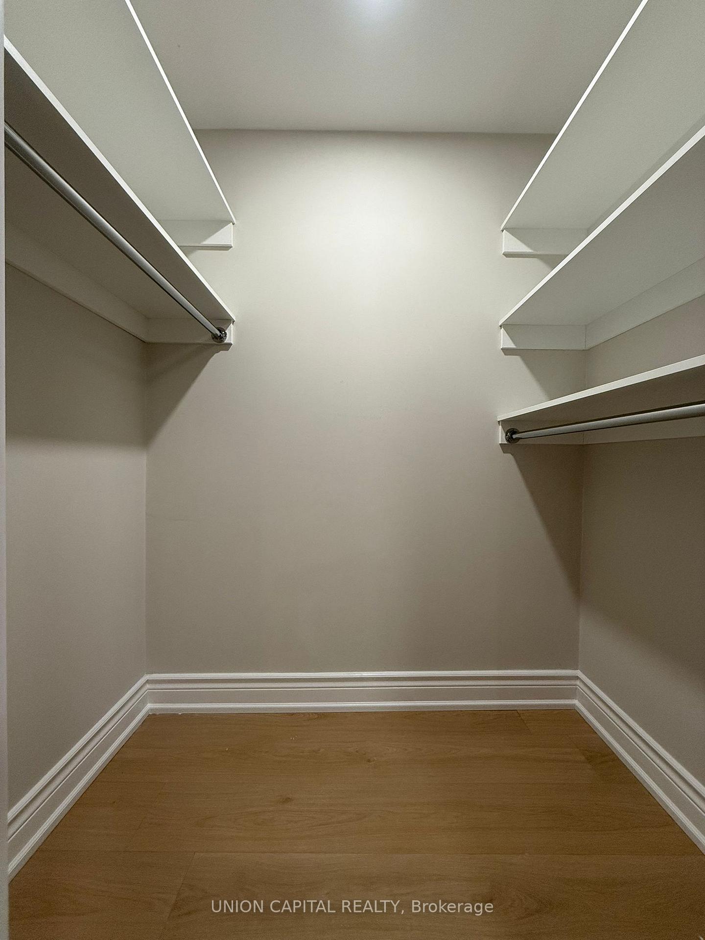 Photo 5 of Unit A, 117 Sherwood Forest Drive, Markham, Bullock — HOMEH