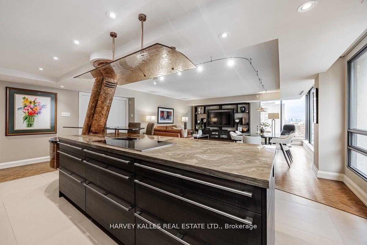 Photo 2 of Unit PH09, 447 Walmer Road, Toronto, Forest Hill South — HOMEH