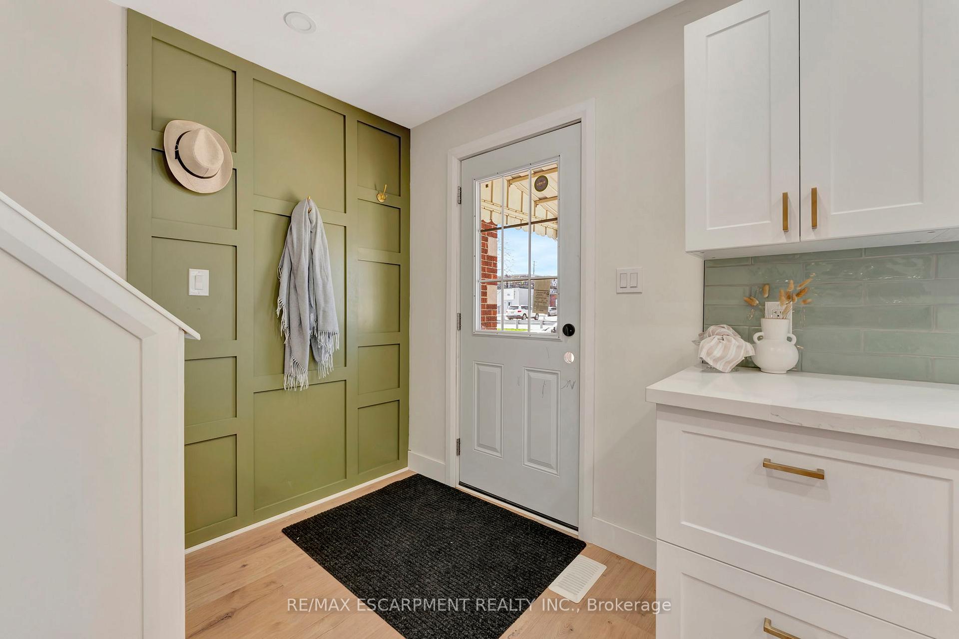 Photo 2 of 24 Carlisle Street, Hamilton, Crown Point — HOMEH