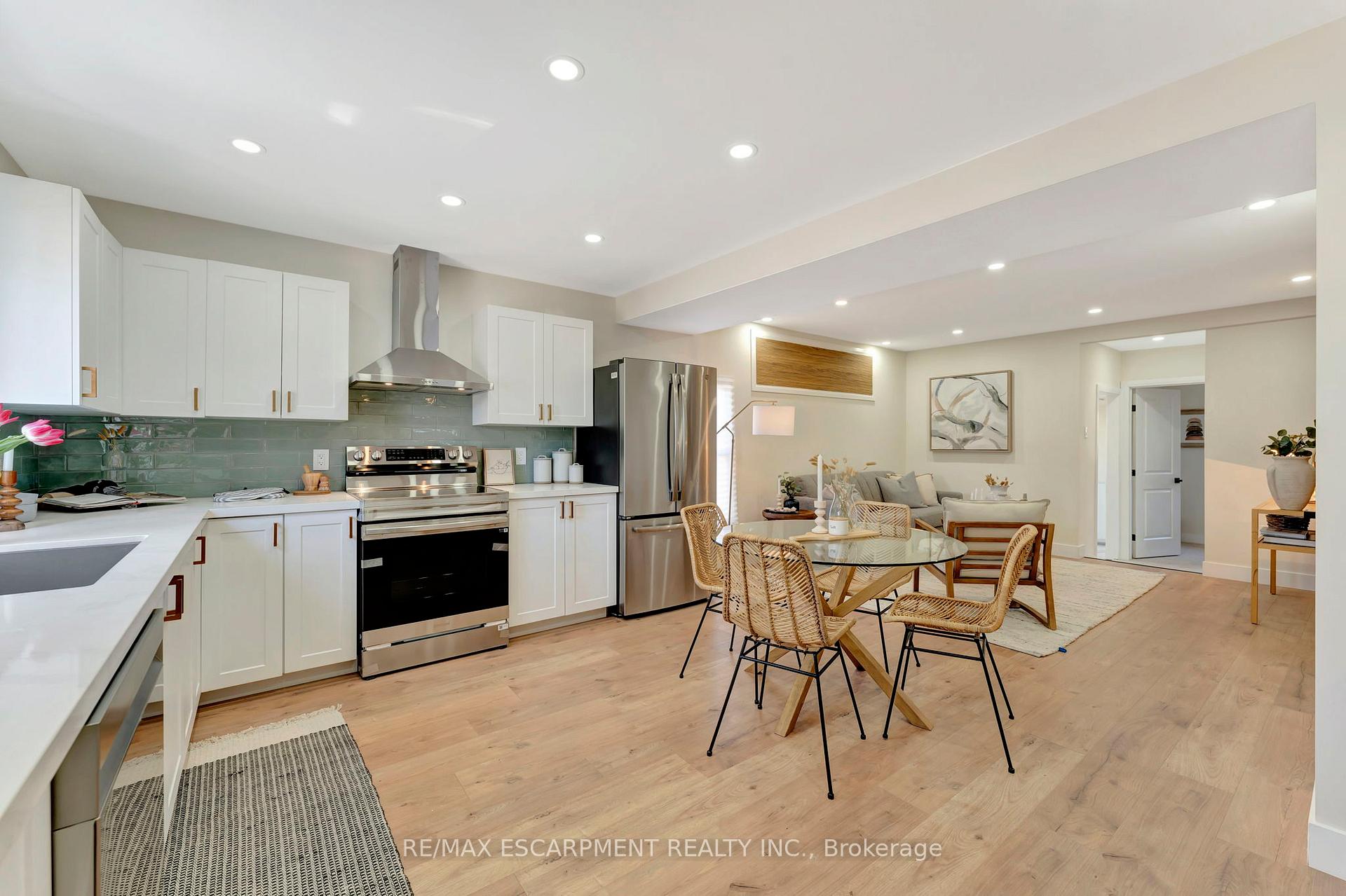 Photo 3 of 24 Carlisle Street, Hamilton, Crown Point — HOMEH