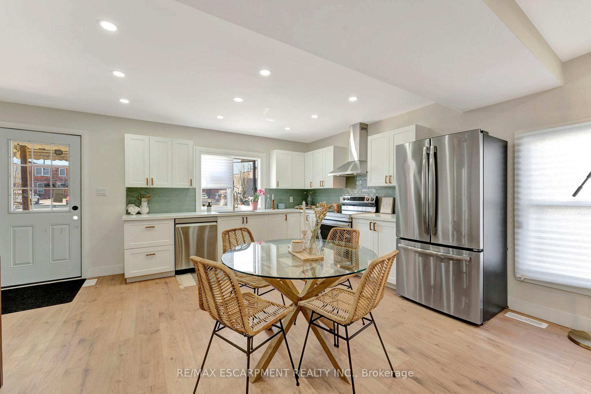 Photo 11 of 24 Carlisle Street, Hamilton, Crown Point — HOMEH